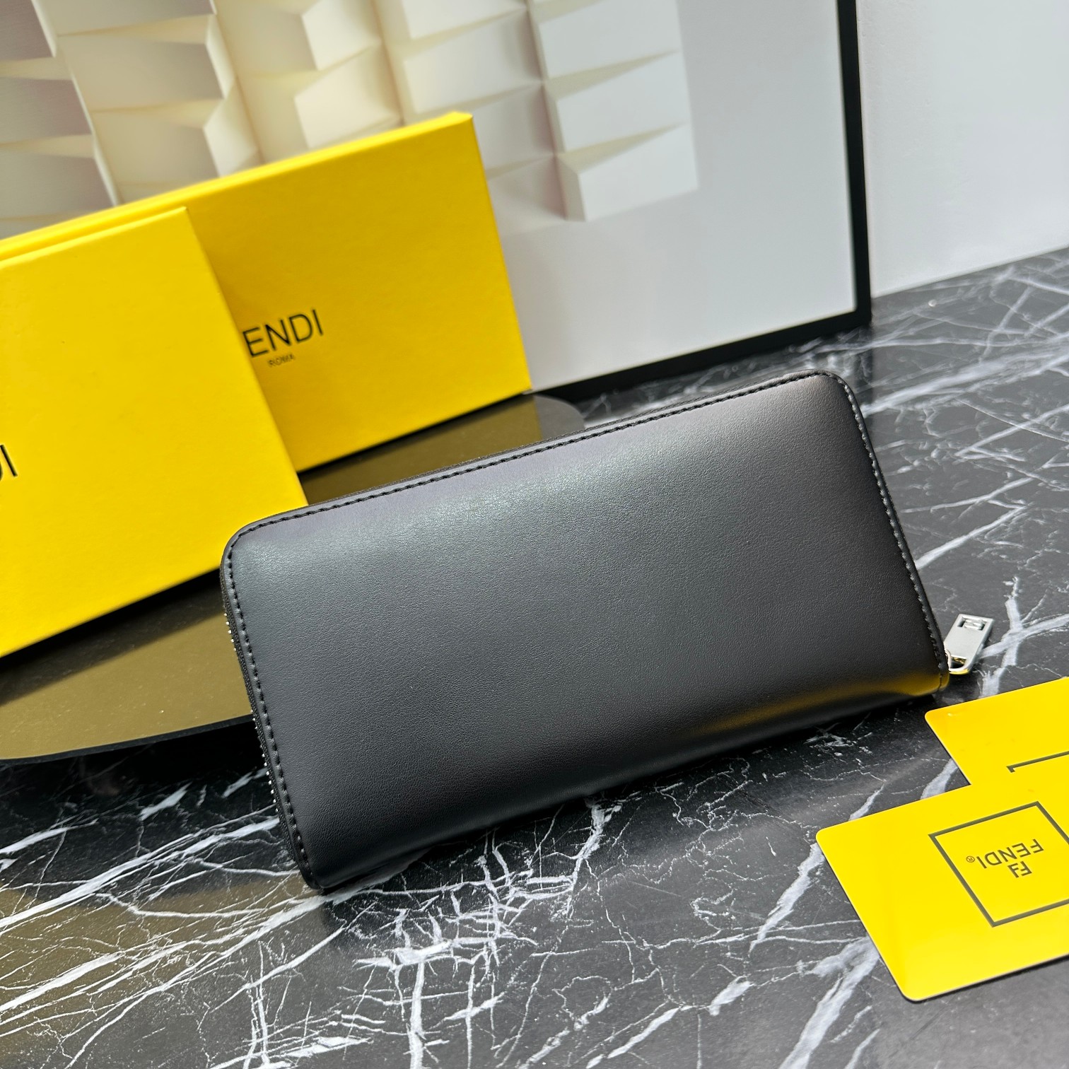 FENDI☆大人気！限定！長財布