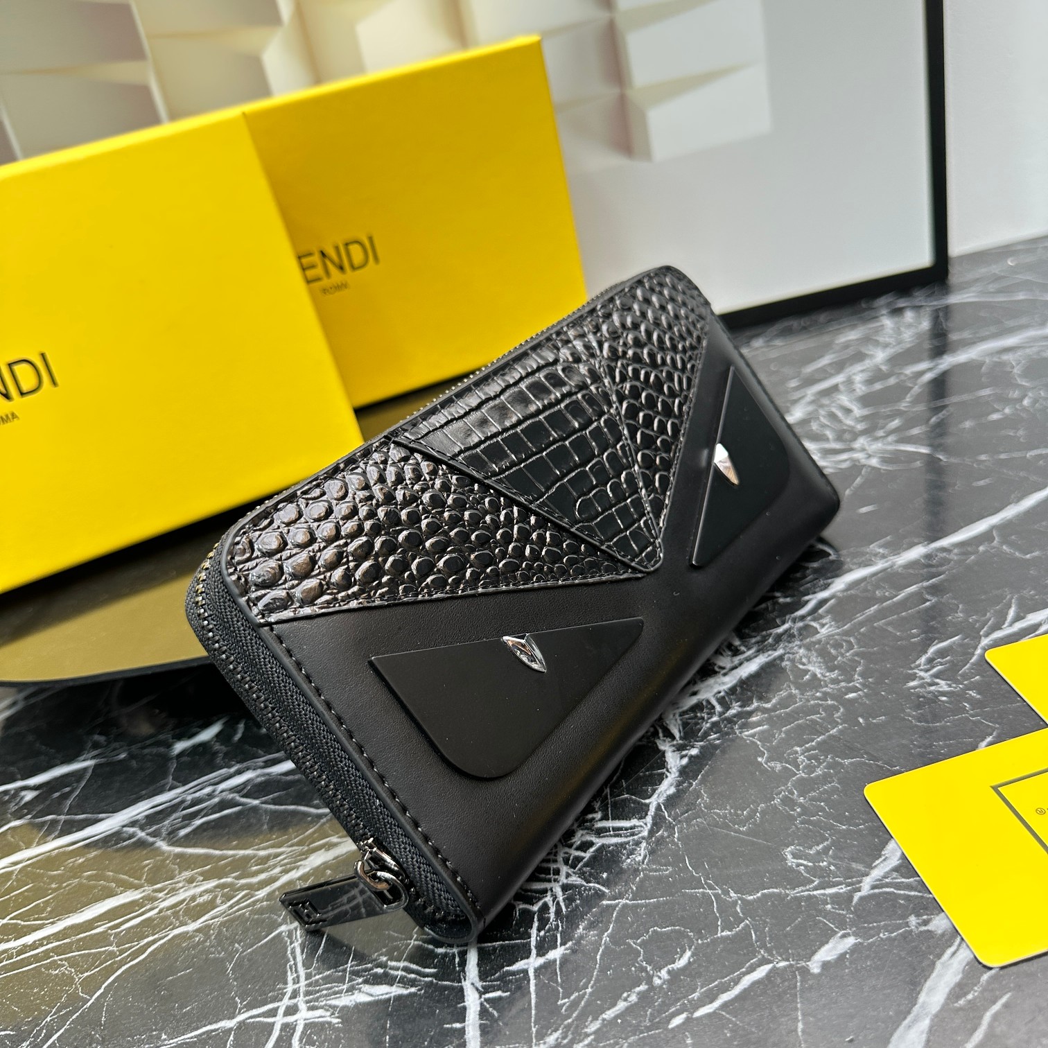 FENDI☆大人気！限定！長財布