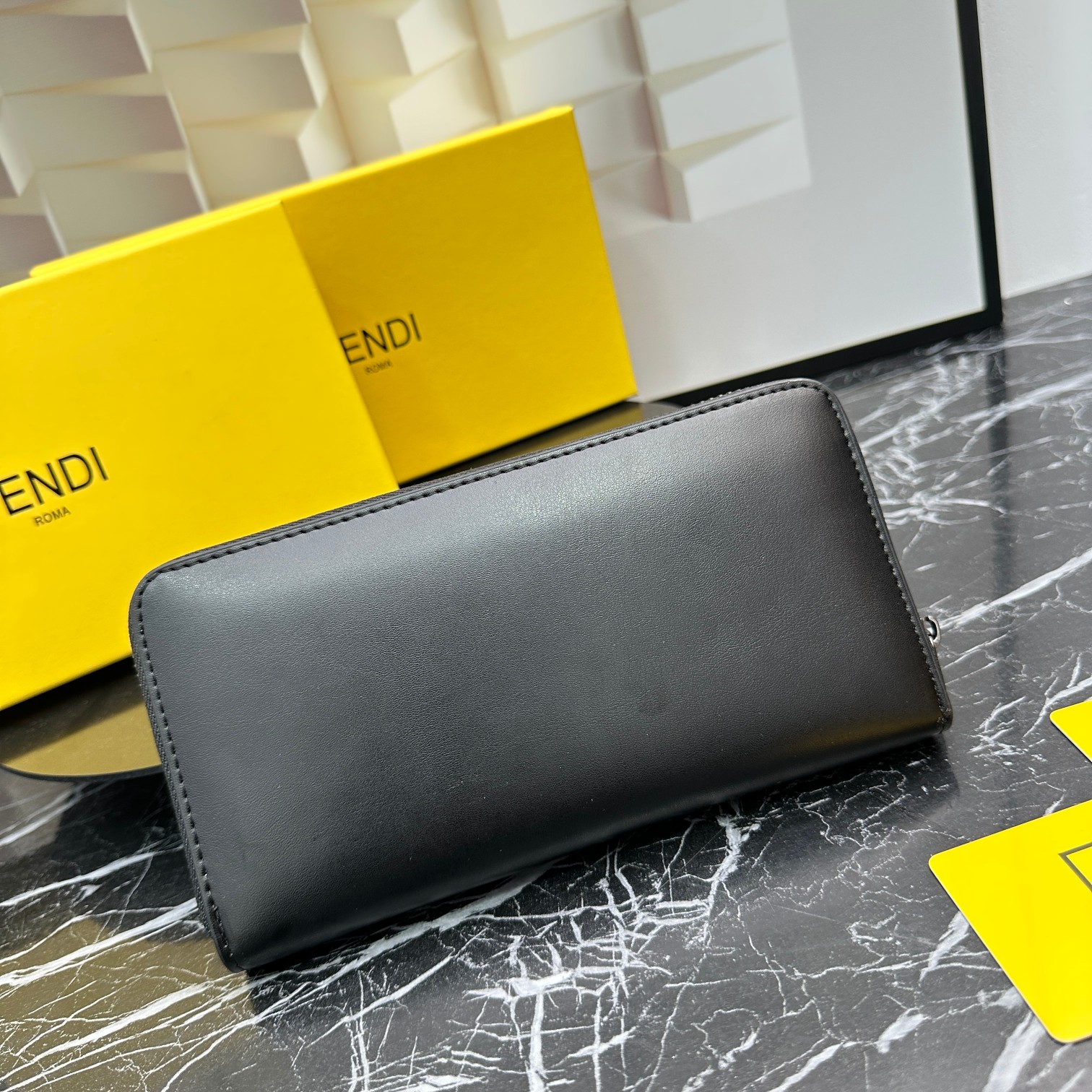 FENDI☆大人気！限定！長財布