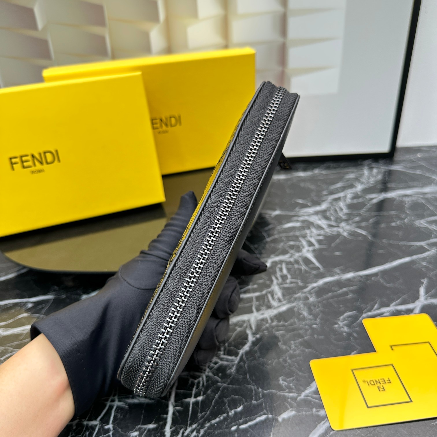 FENDI☆大人気！限定！長財布
