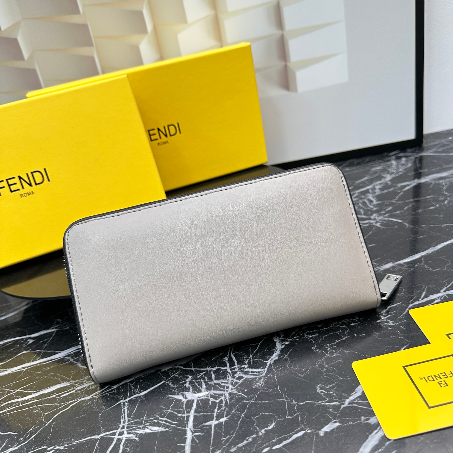 FENDI☆大人気！限定！長財布