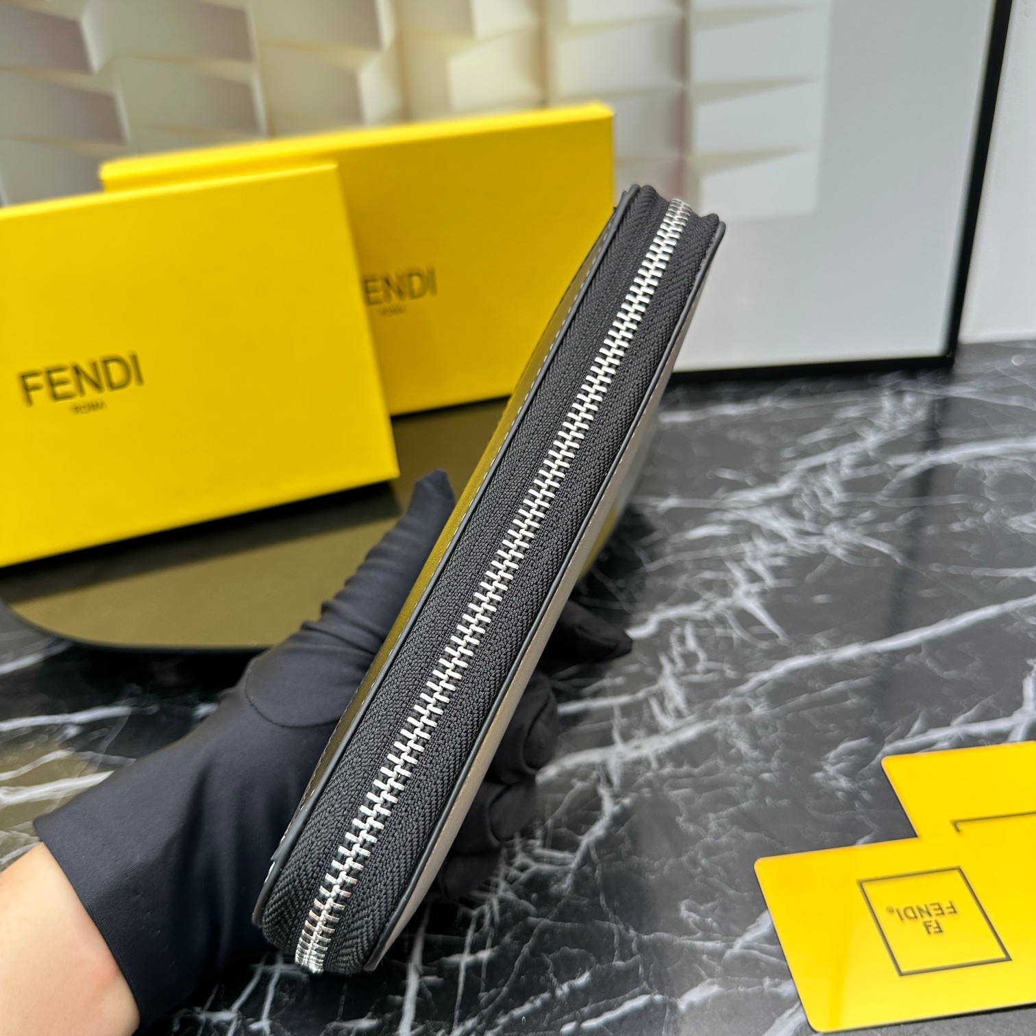 FENDI☆大人気！限定！長財布