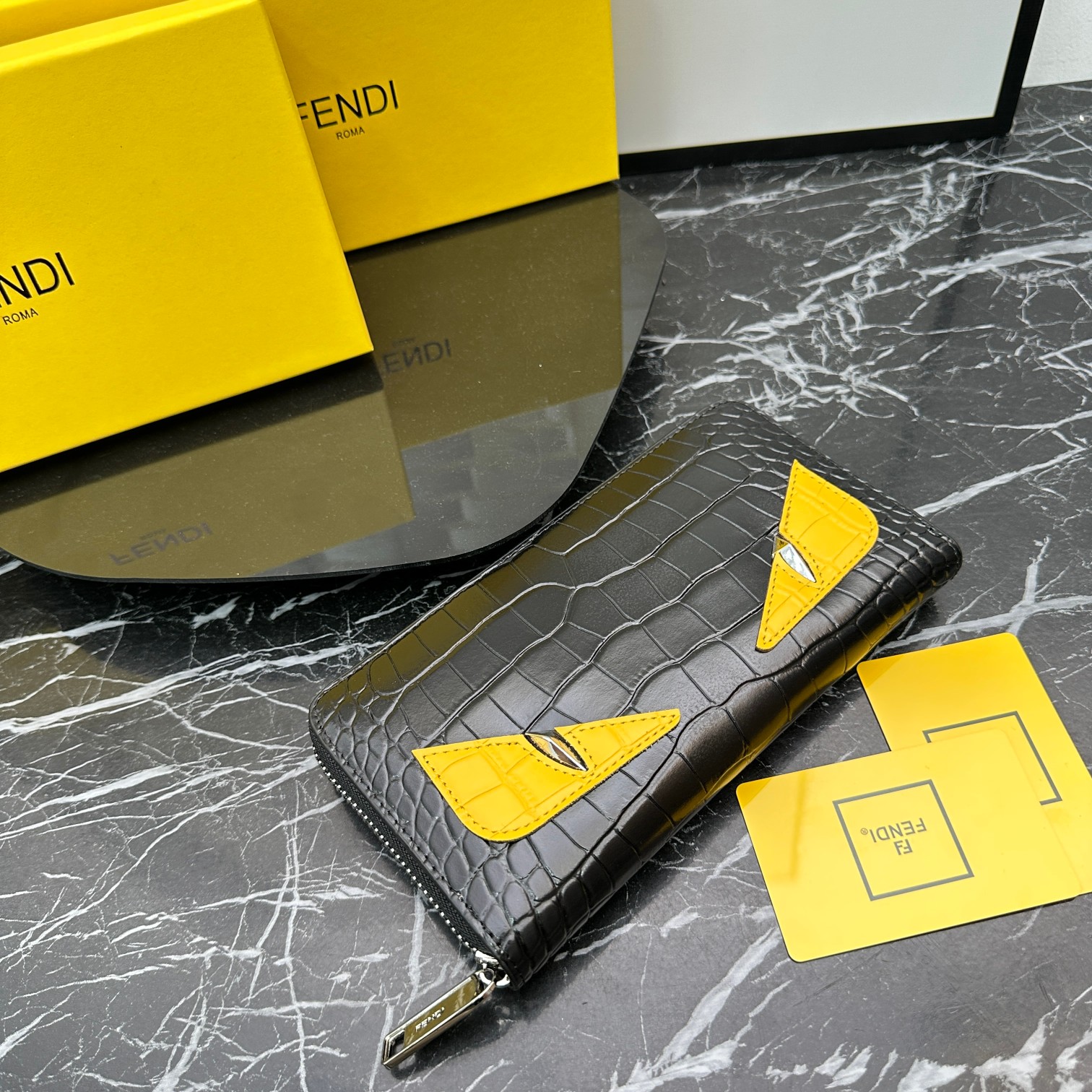 FENDI☆大人気！限定！長財布