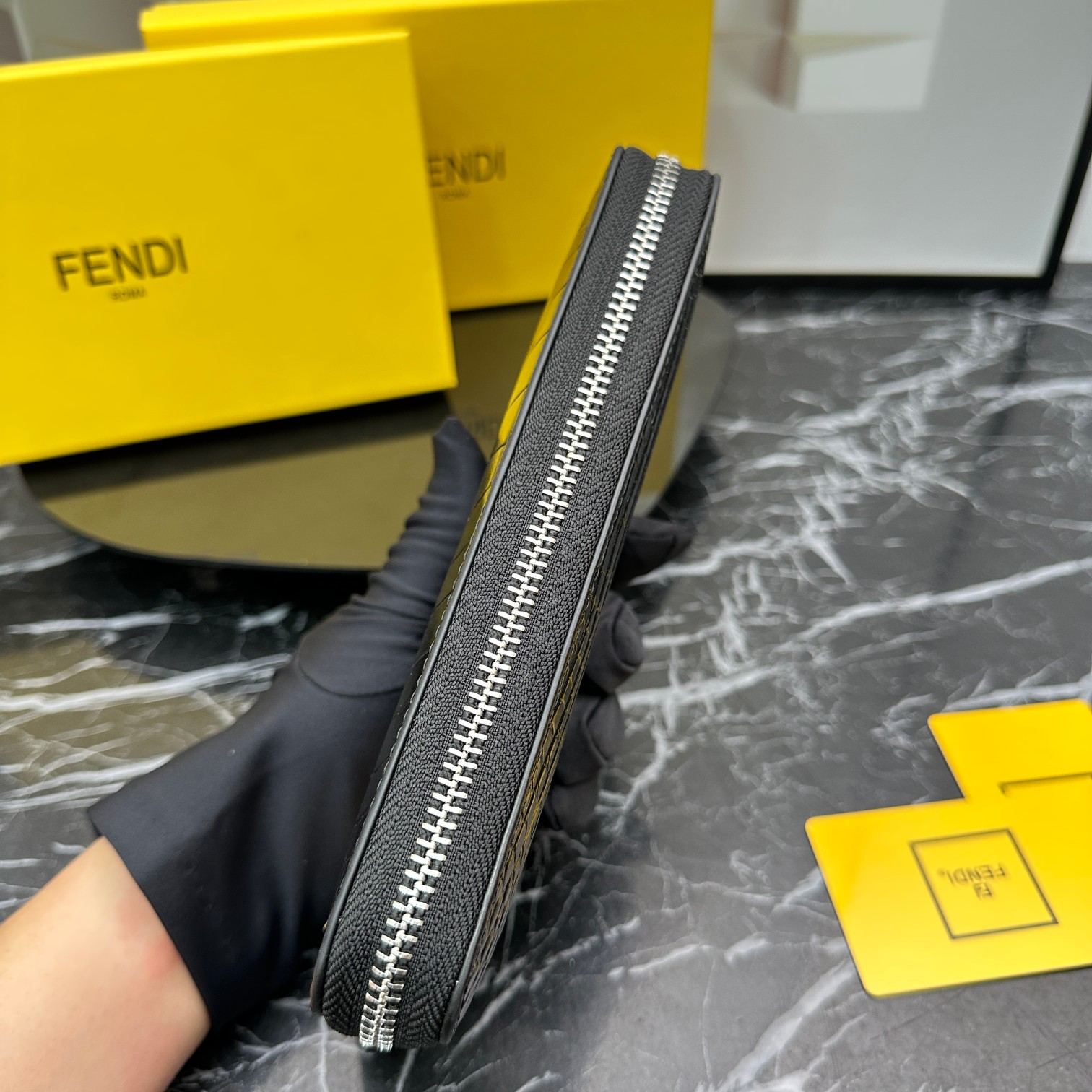 FENDI☆大人気！限定！長財布
