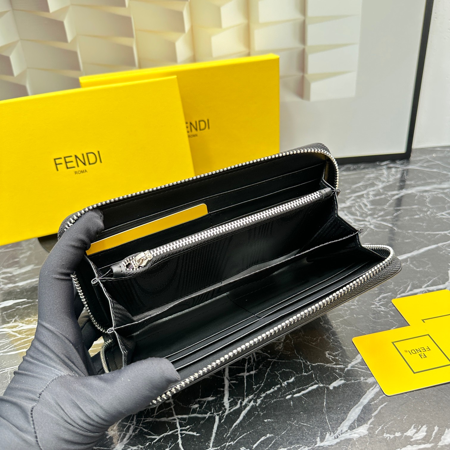 FENDI☆大人気！限定！長財布