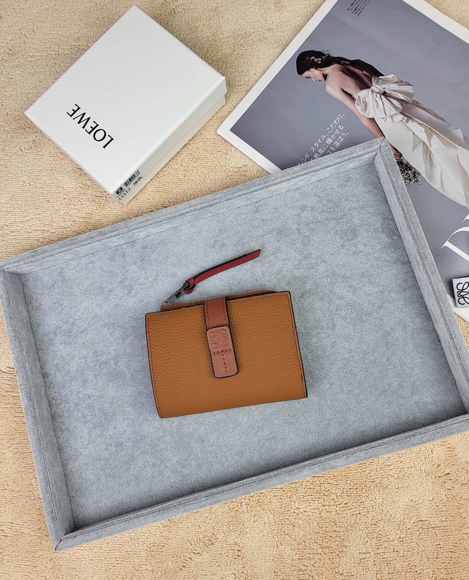 【LOEWE】新作スリムジップ二つ折り財布 Slim Zip Bifold Wallet