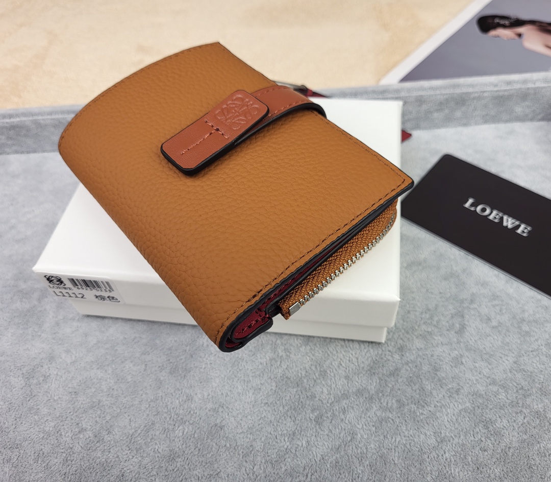 【LOEWE】新作スリムジップ二つ折り財布 Slim Zip Bifold Wallet