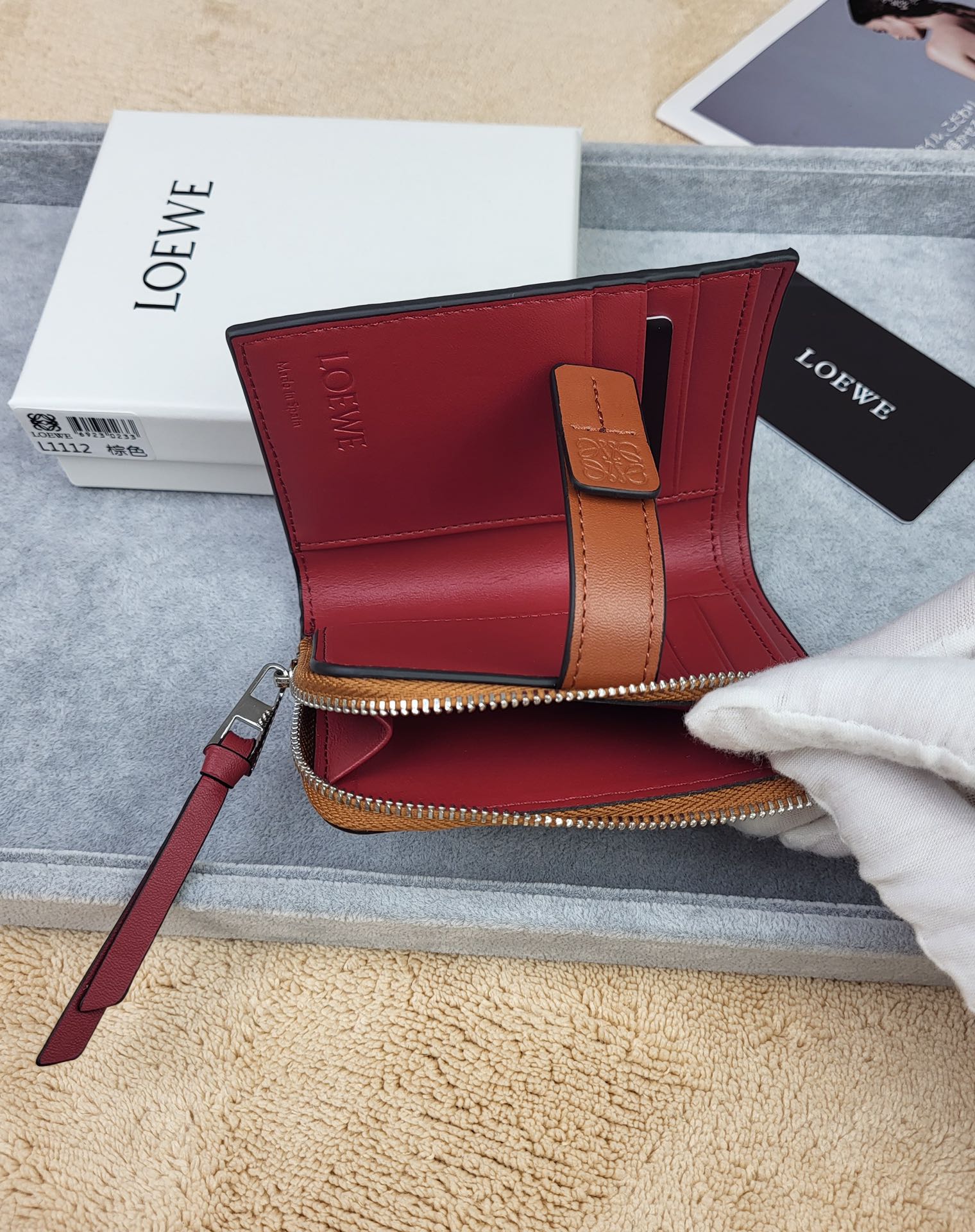 【LOEWE】新作スリムジップ二つ折り財布 Slim Zip Bifold Wallet