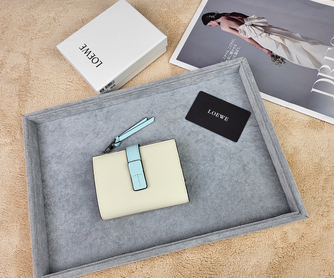 【LOEWE】新作スリムジップ二つ折り財布 Slim Zip Bifold Wallet