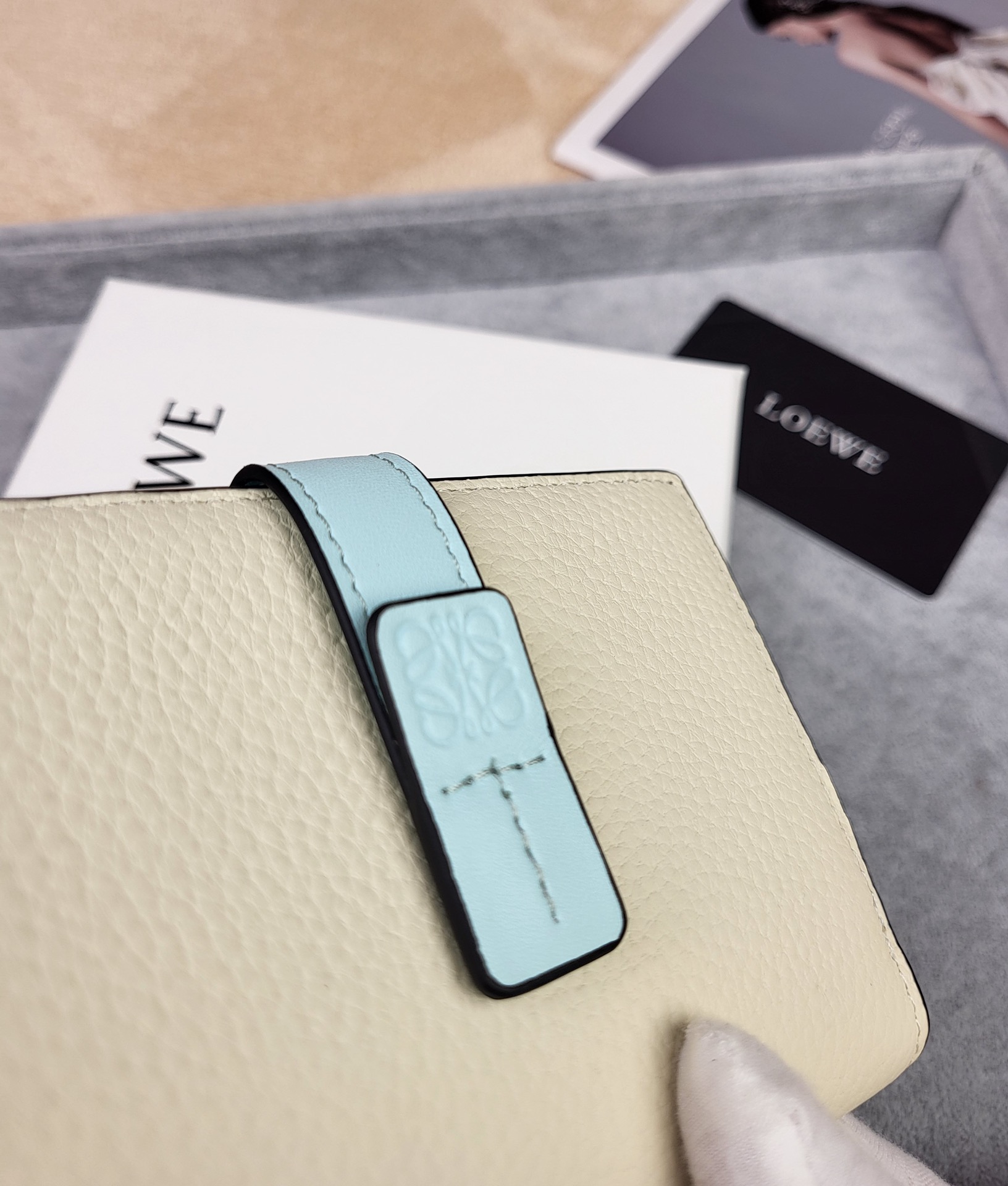 【LOEWE】新作スリムジップ二つ折り財布 Slim Zip Bifold Wallet