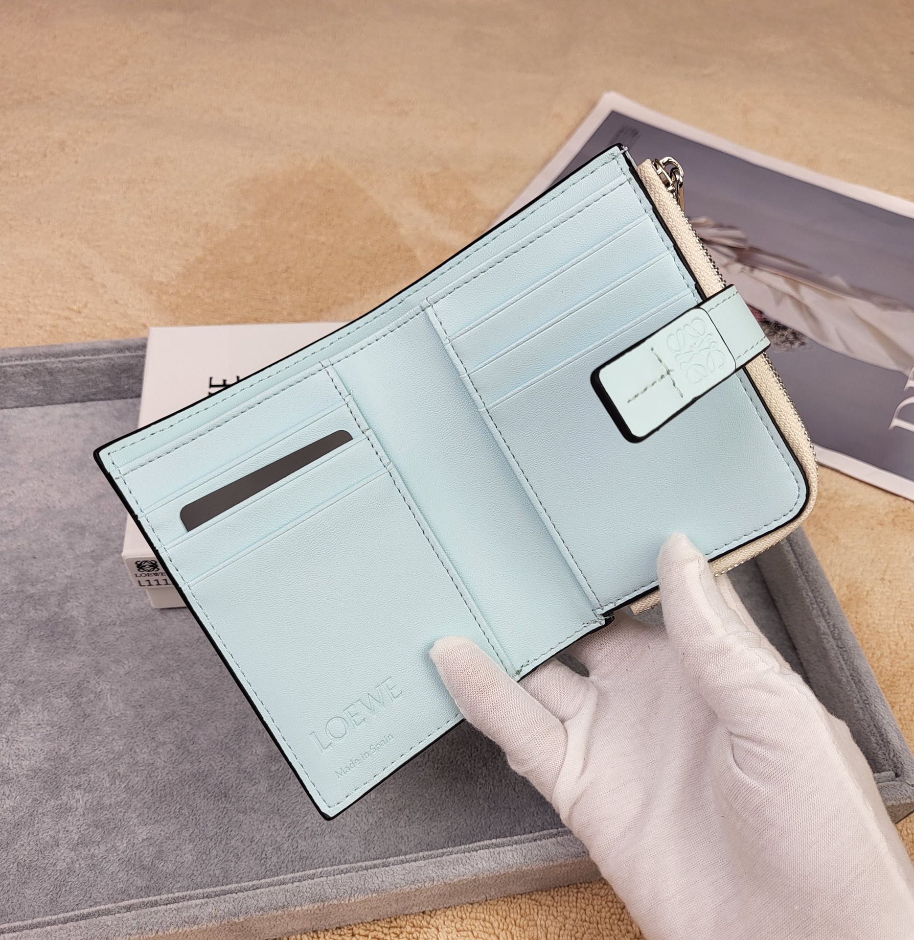 【LOEWE】新作スリムジップ二つ折り財布 Slim Zip Bifold Wallet