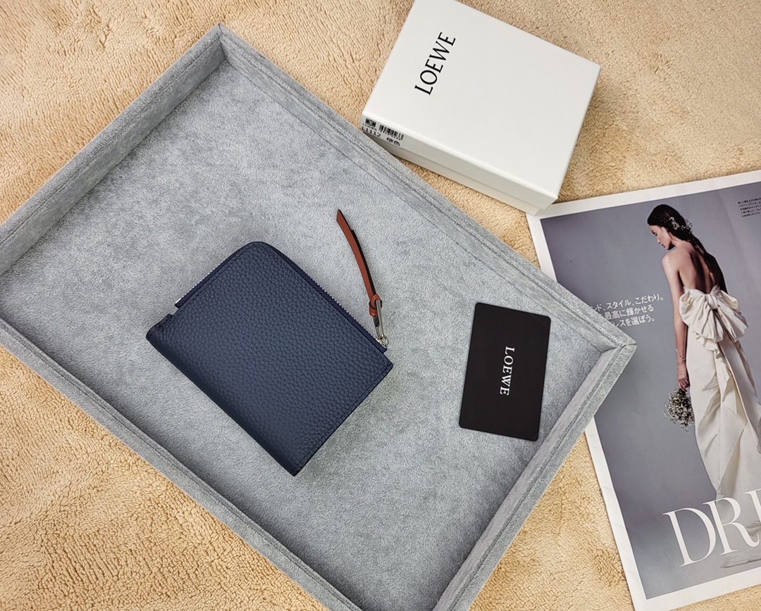 【LOEWE】新作スリムジップ二つ折り財布 Slim Zip Bifold Wallet