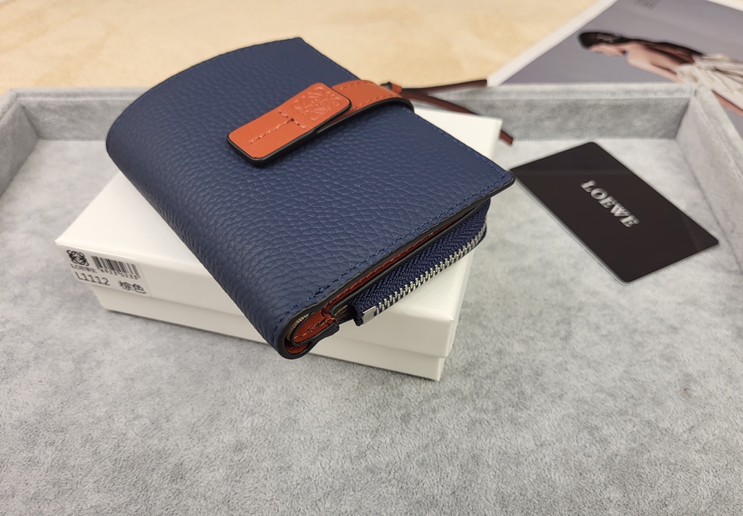 【LOEWE】新作スリムジップ二つ折り財布 Slim Zip Bifold Wallet