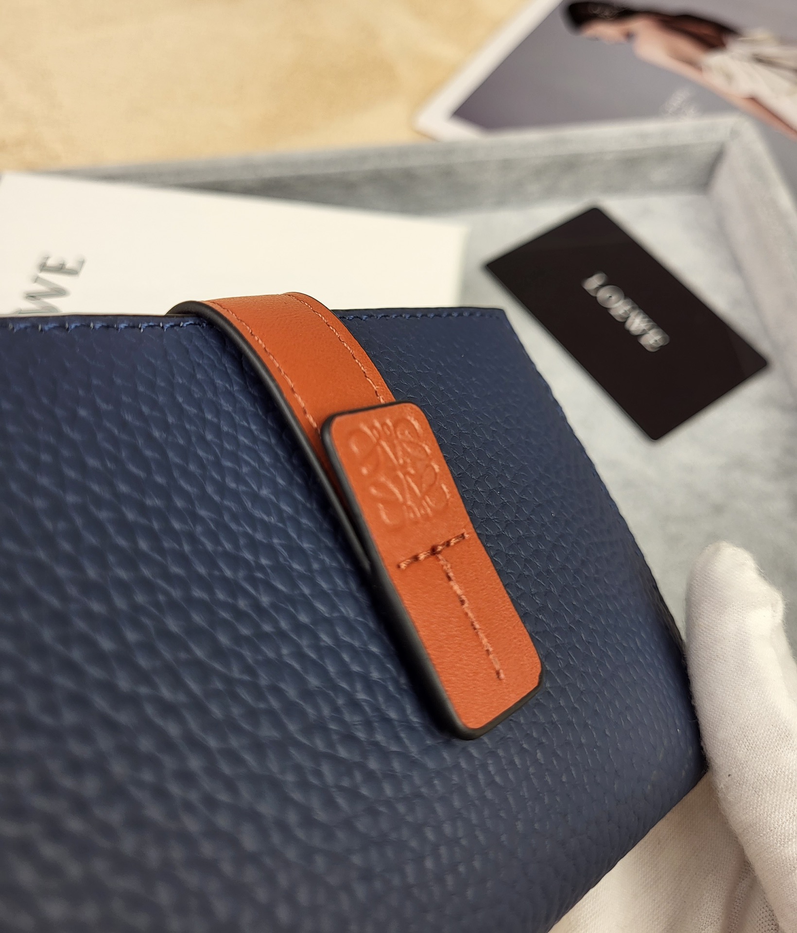 【LOEWE】新作スリムジップ二つ折り財布 Slim Zip Bifold Wallet
