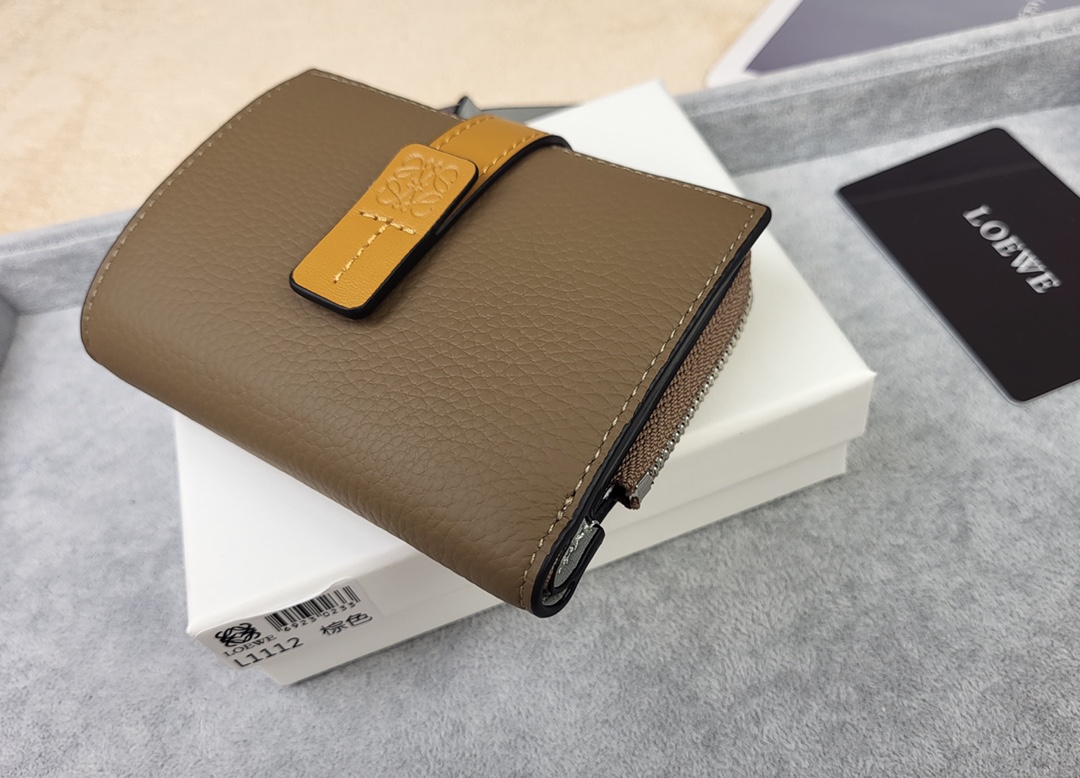 【LOEWE】新作スリムジップ二つ折り財布 Slim Zip Bifold Wallet