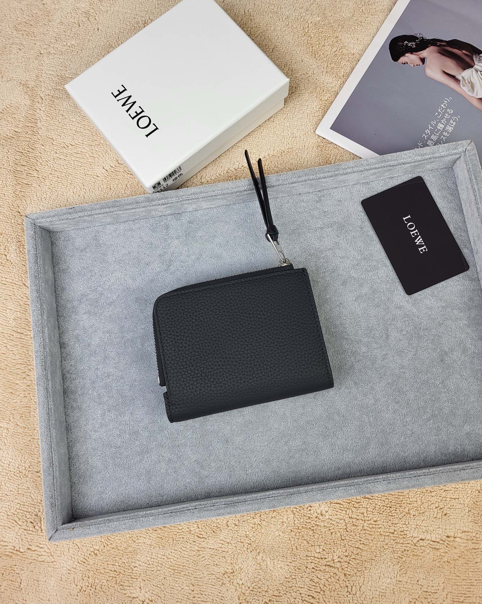 【LOEWE】新作スリムジップ二つ折り財布 Slim Zip Bifold Wallet