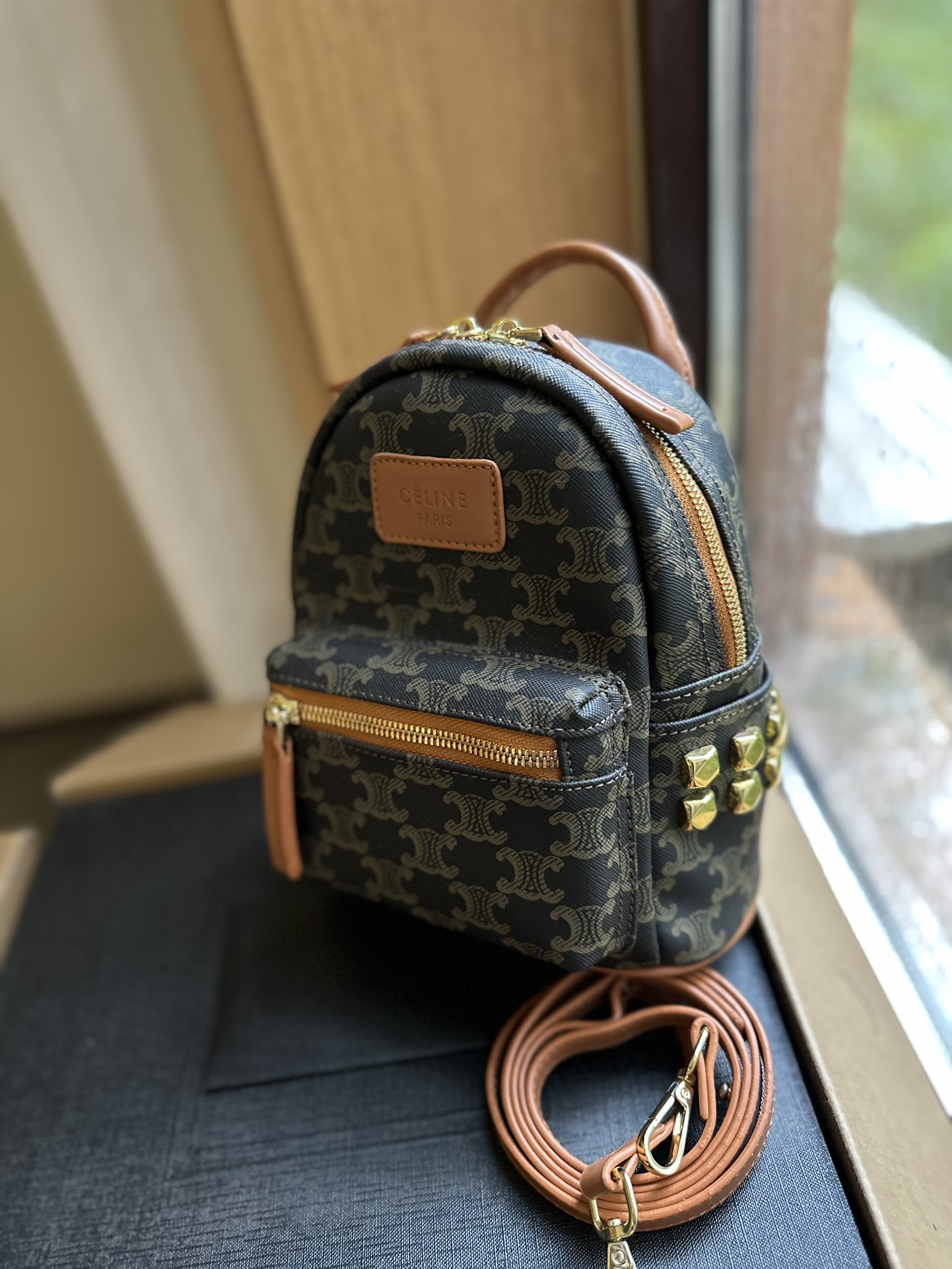 【入手困難】CELINE リュック大人気アイテム【可愛い！】