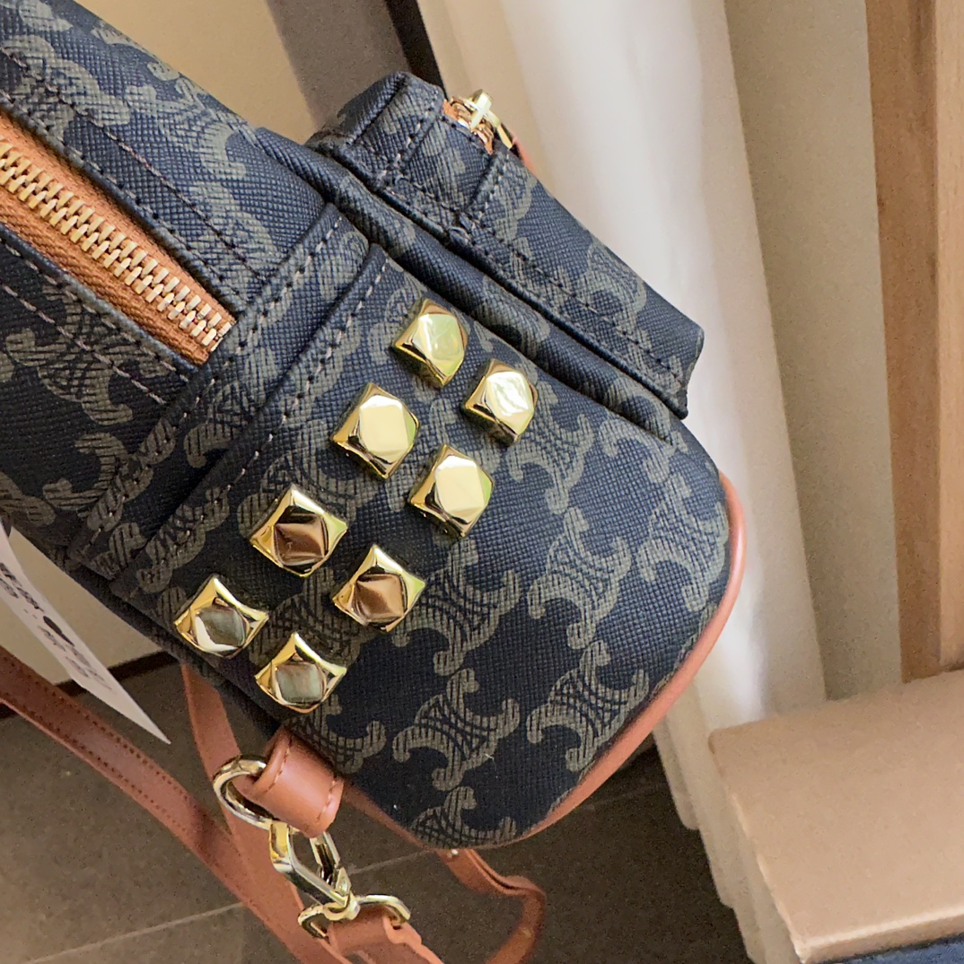 【入手困難】CELINE リュック大人気アイテム【可愛い！】