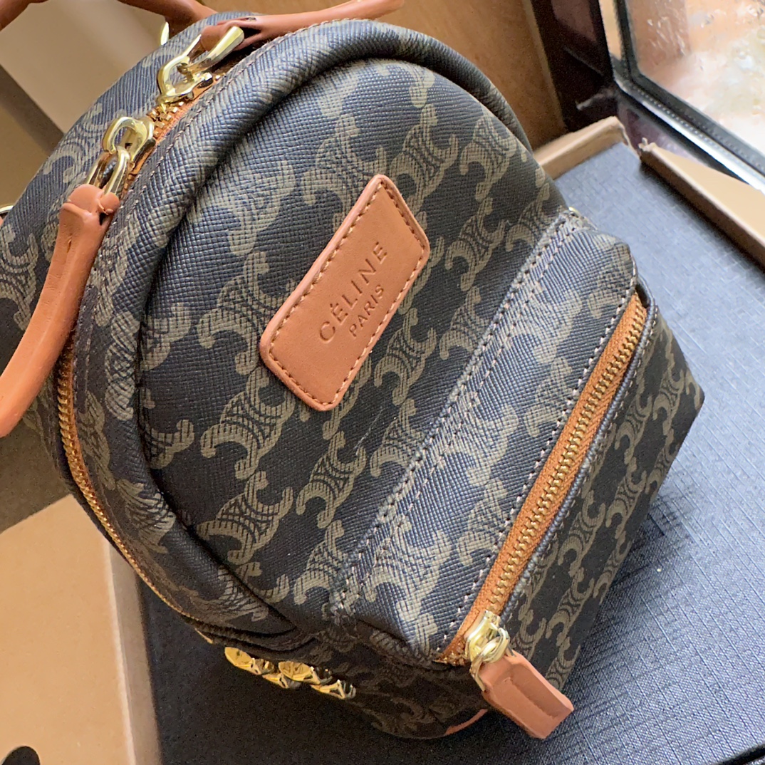 【入手困難】CELINE リュック大人気アイテム【可愛い！】