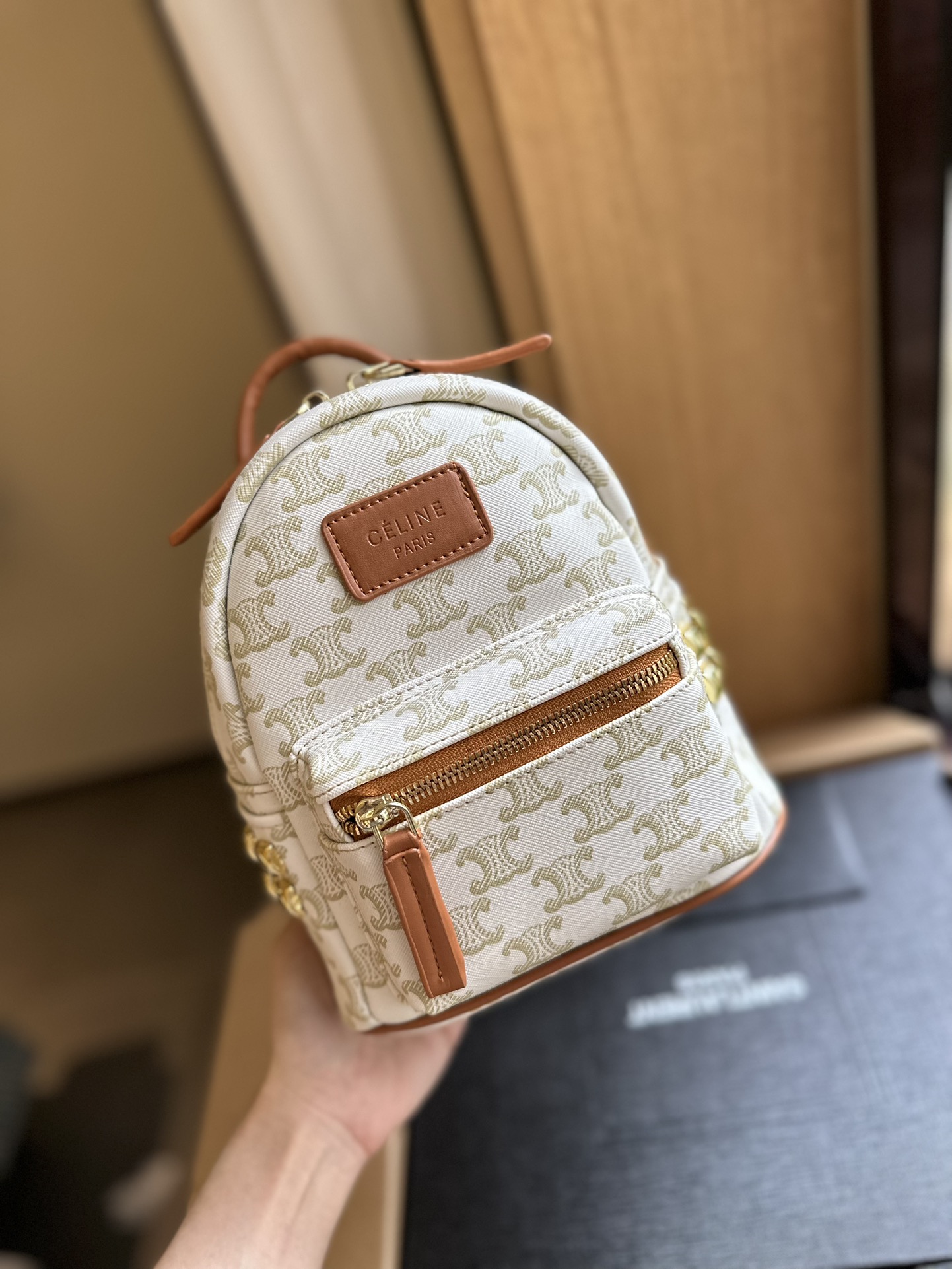 【入手困難】CELINE リュック大人気アイテム【可愛い！】
