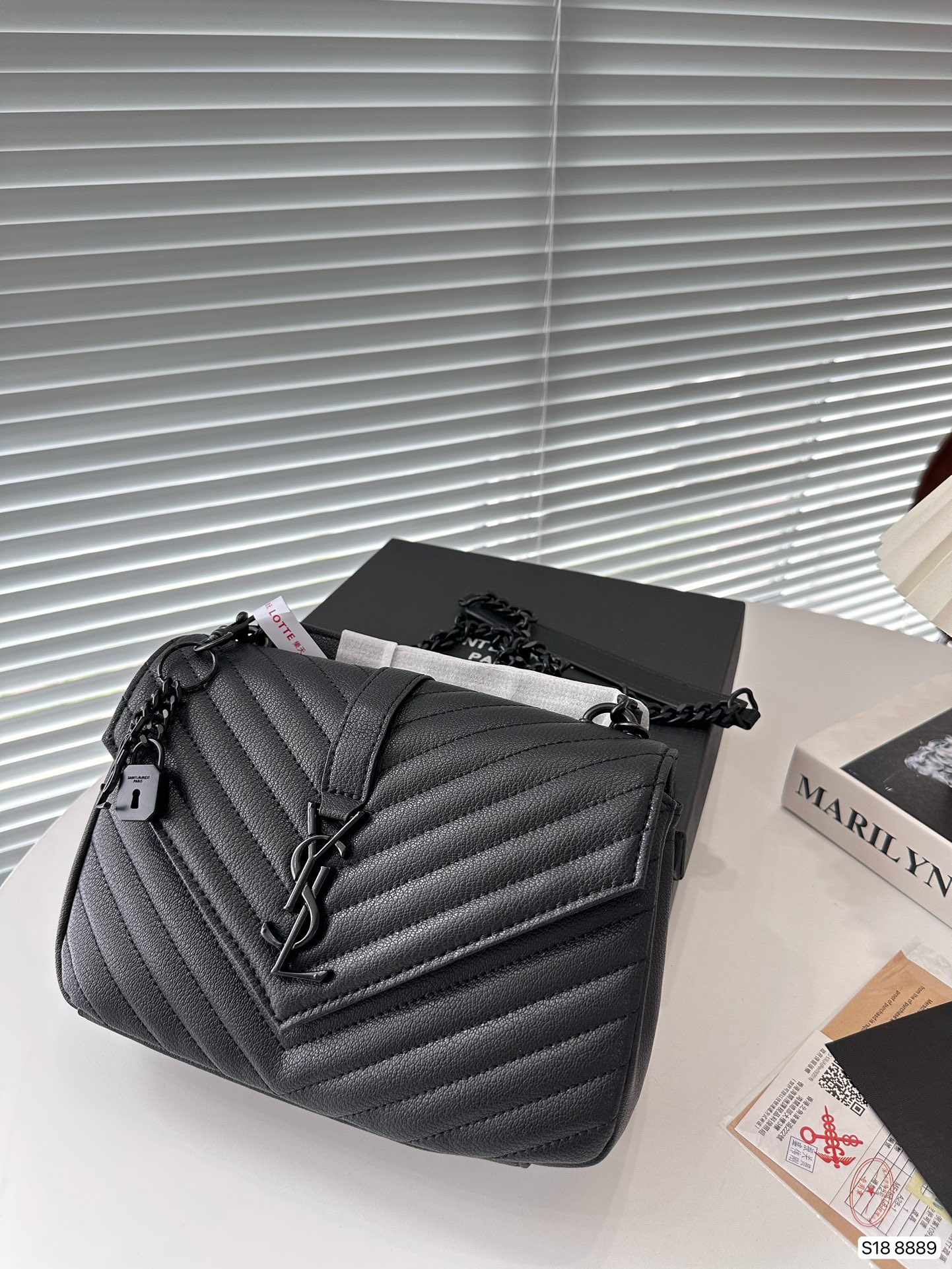 関税負担なしSaint Laurent【入手困難】チェーンメッセンジャーバッグ