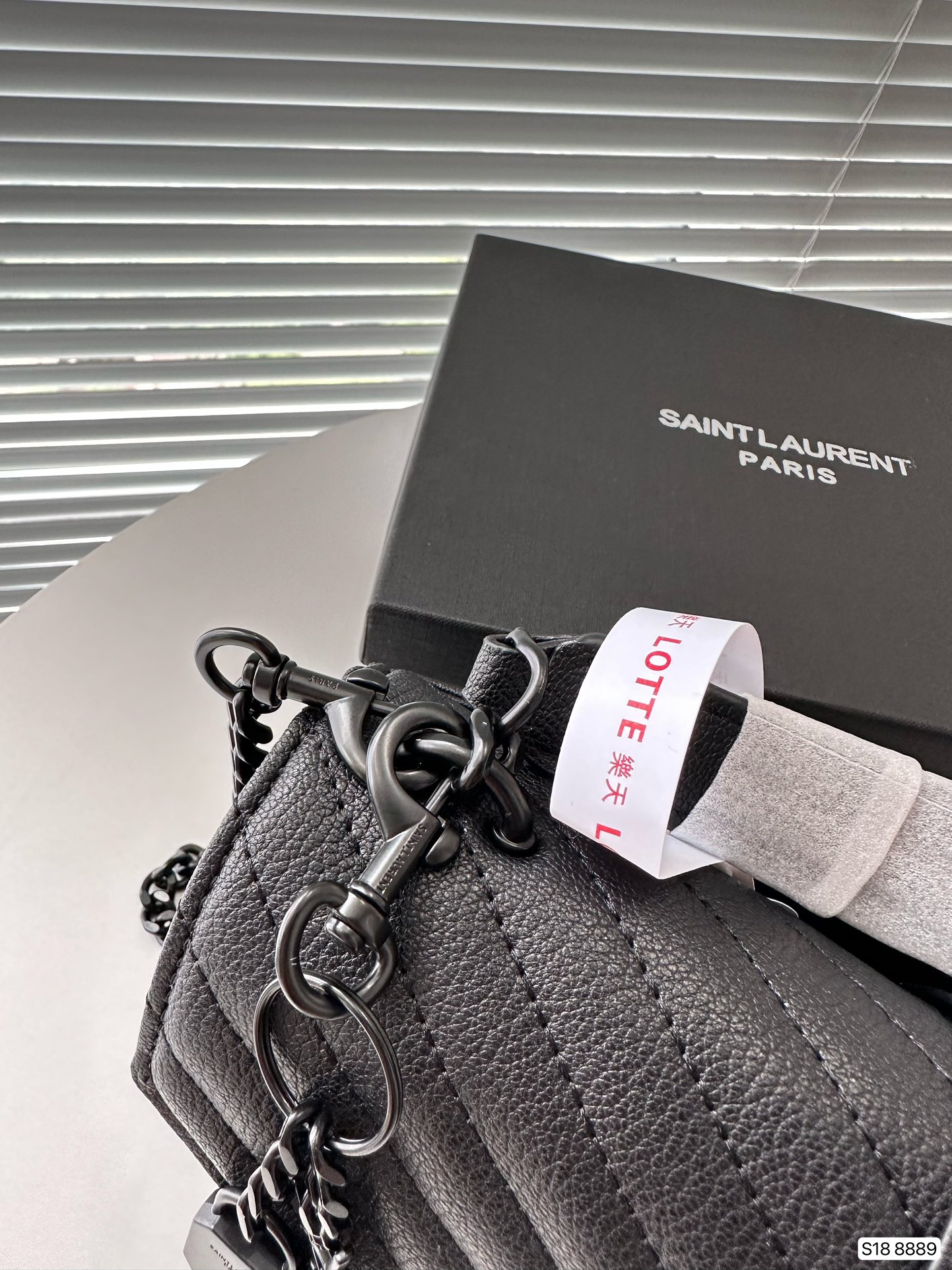 関税負担なしSaint Laurent【入手困難】チェーンメッセンジャーバッグ