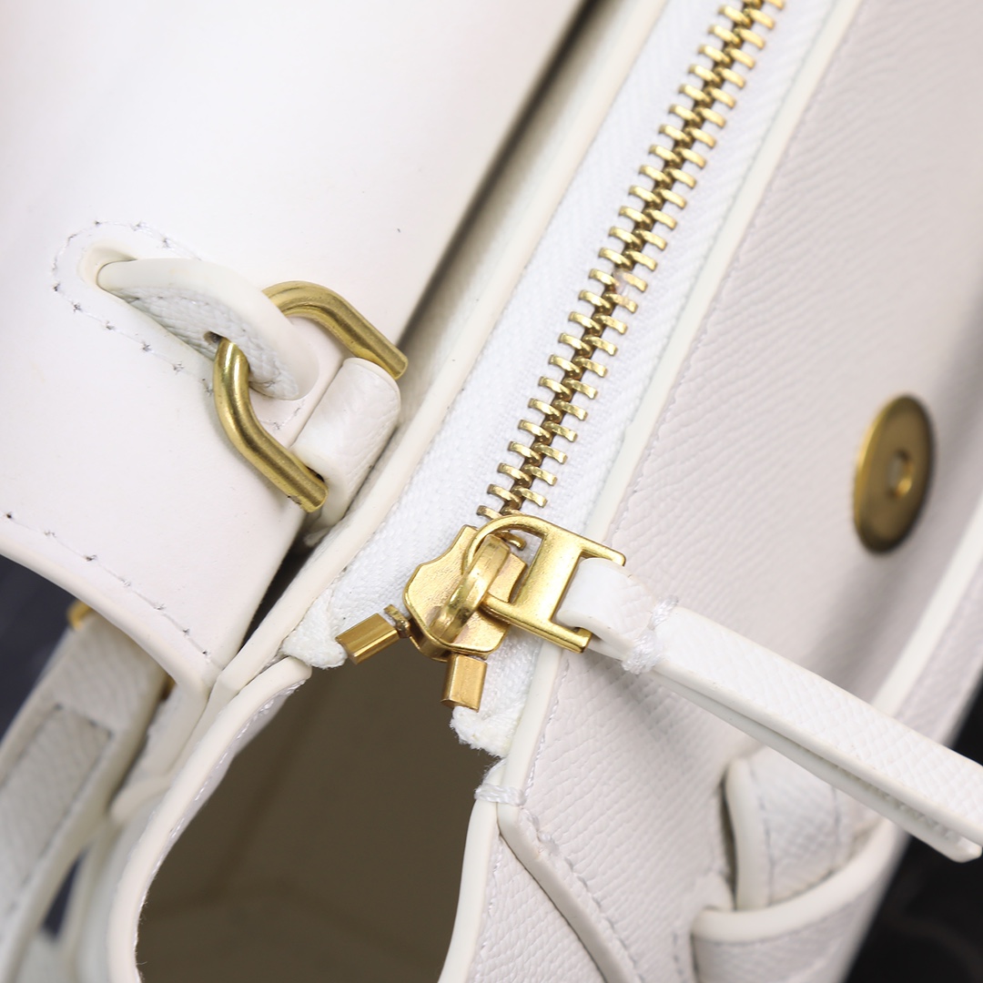CELINE【入手困難】大人気 可愛い ナノベルト NANO BELT 全色