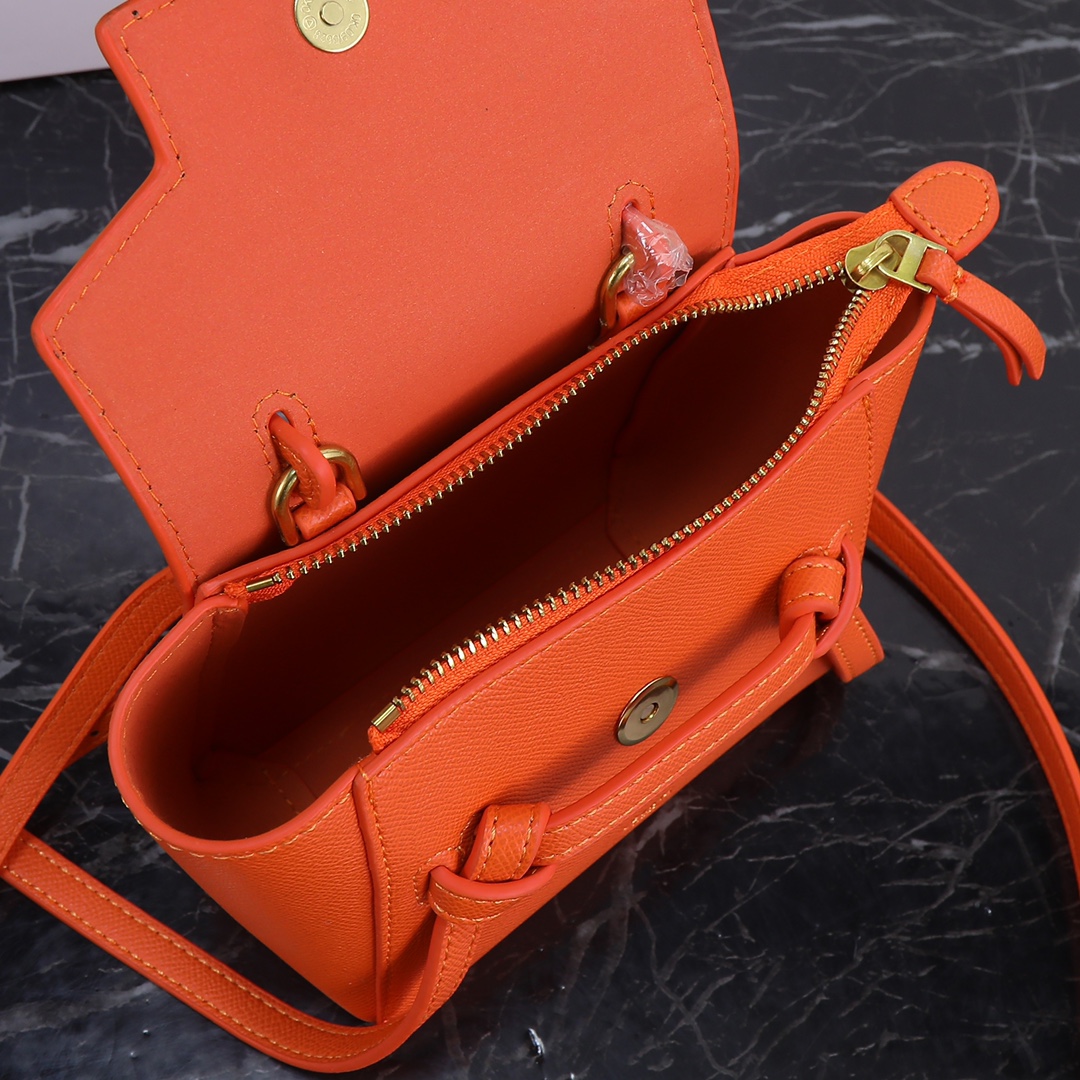 CELINE【入手困難】大人気 可愛い ナノベルト NANO BELT 全色