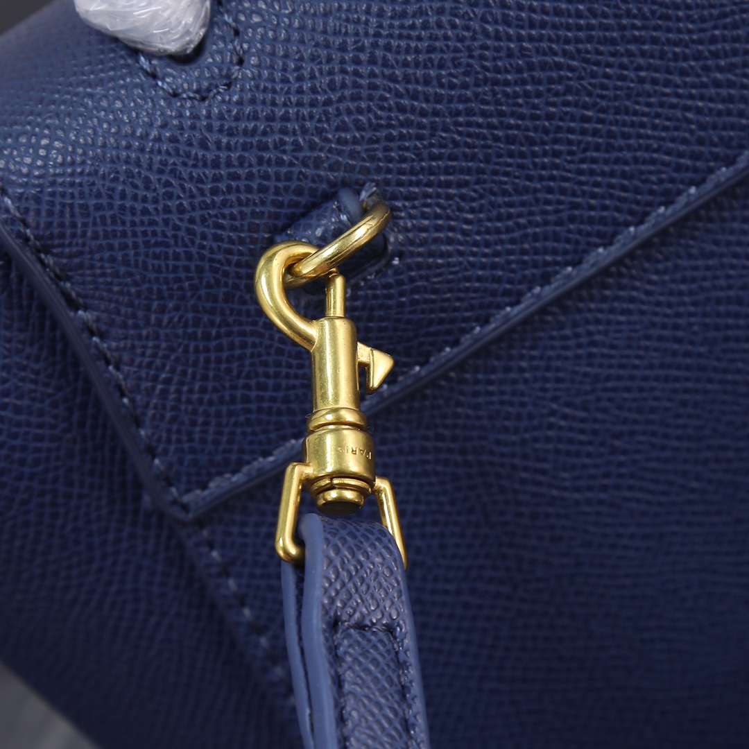 CELINE【入手困難】大人気 可愛い ナノベルト NANO BELT 全色