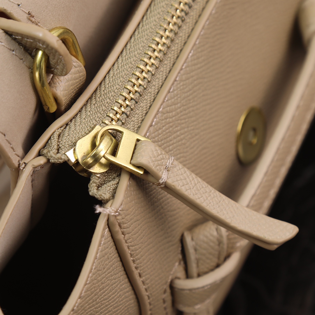 CELINE【入手困難】大人気 可愛い ナノベルト NANO BELT 全色
