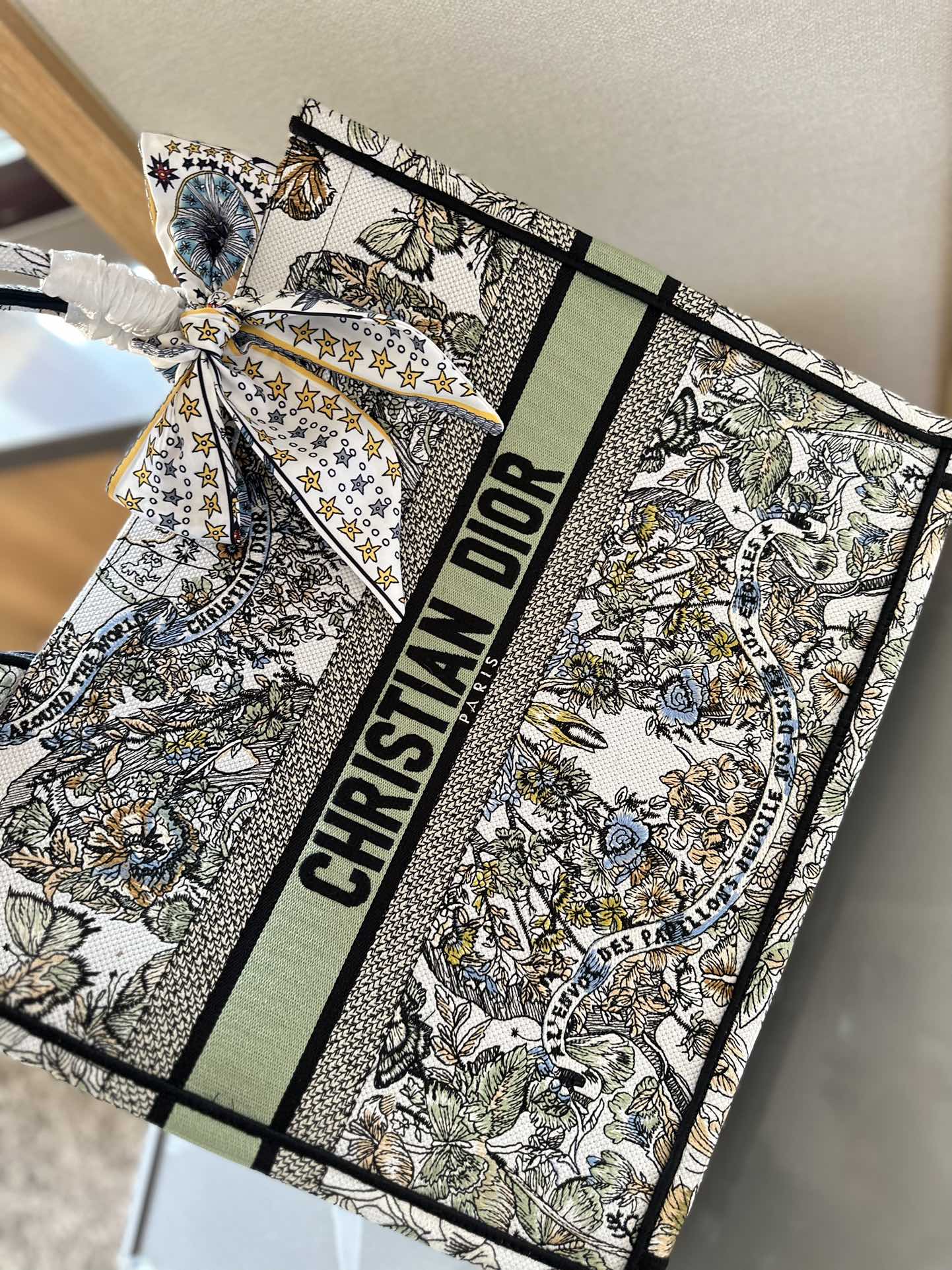 新着【Dior】関税・送料込み★ラージ ディオール ブック トート
