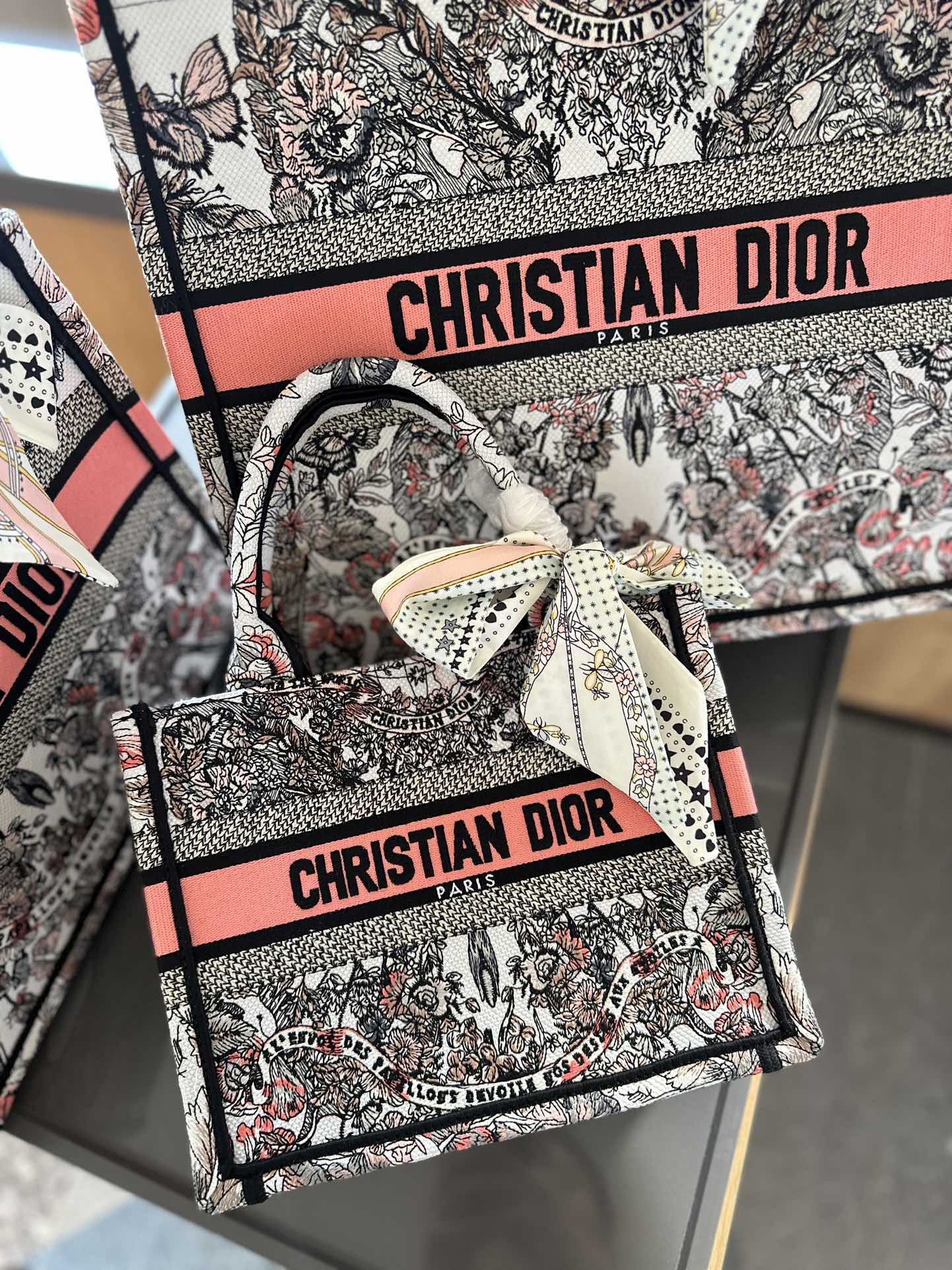 話題の新製品【Dior】関税・送料込み★ラージ ディオール ブック トート