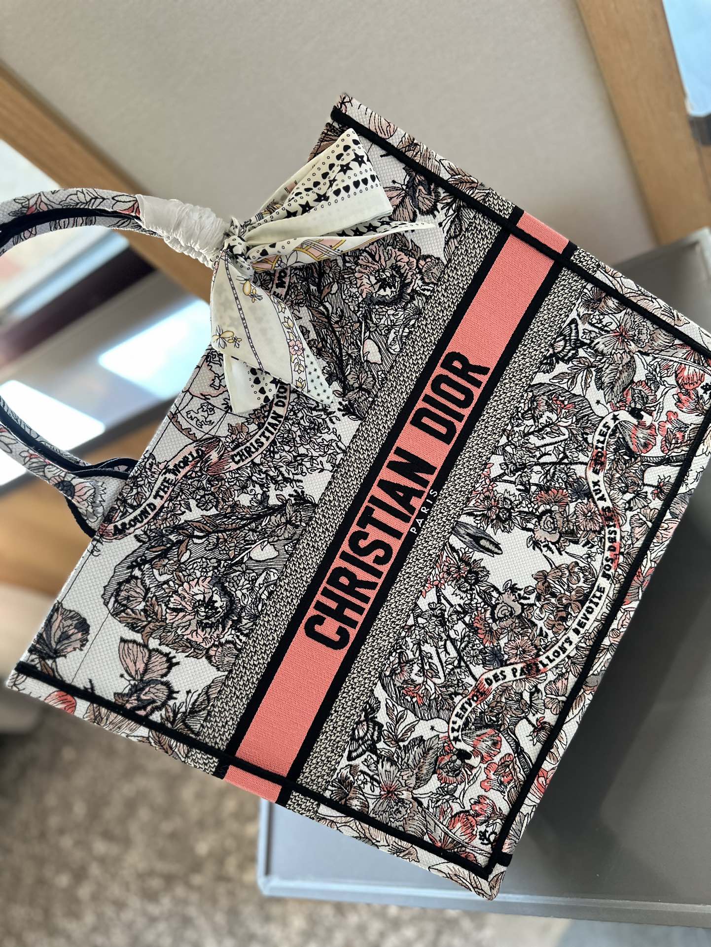 話題の新製品【Dior】関税・送料込み★ラージ ディオール ブック トート