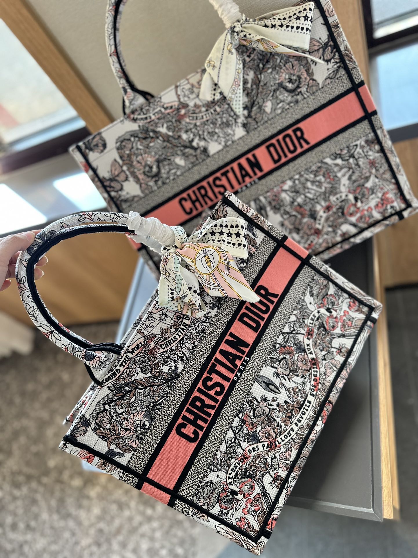 話題の新製品【Dior】関税・送料込み★ラージ ディオール ブック トート