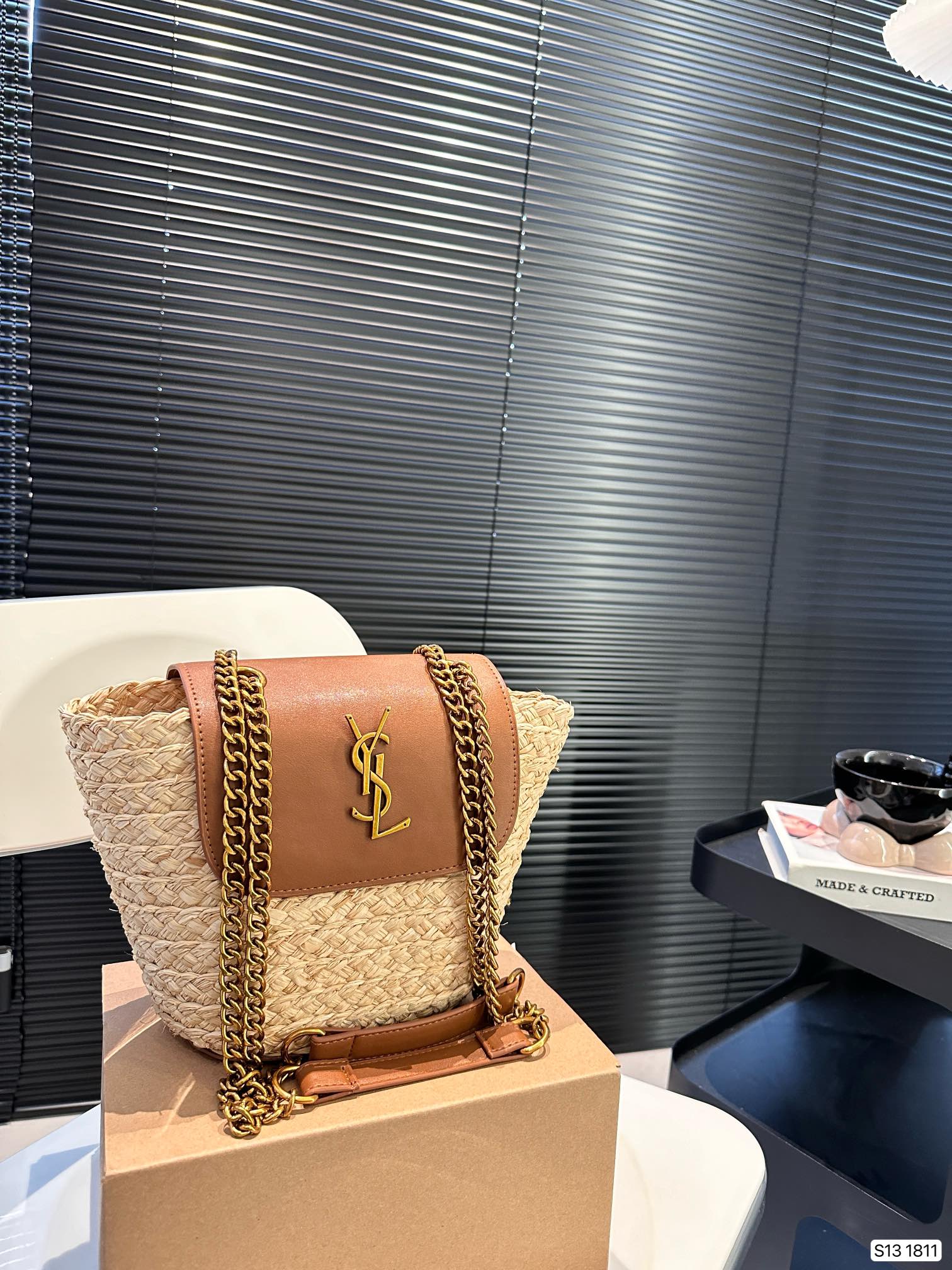 ＊Saint Laurent＊ ミニMANON ショルダーバッグ