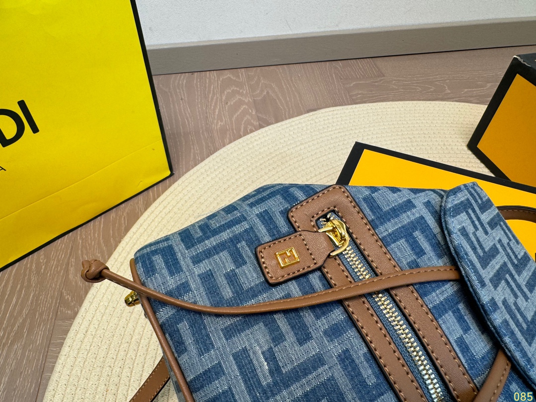 FENDIリュックサック:ゴージャスとファッションの完璧な結合