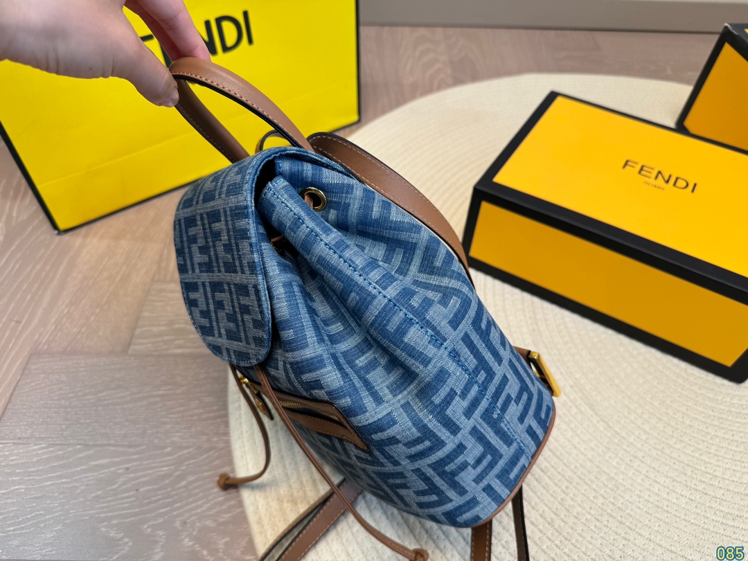 FENDIリュックサック:ゴージャスとファッションの完璧な結合