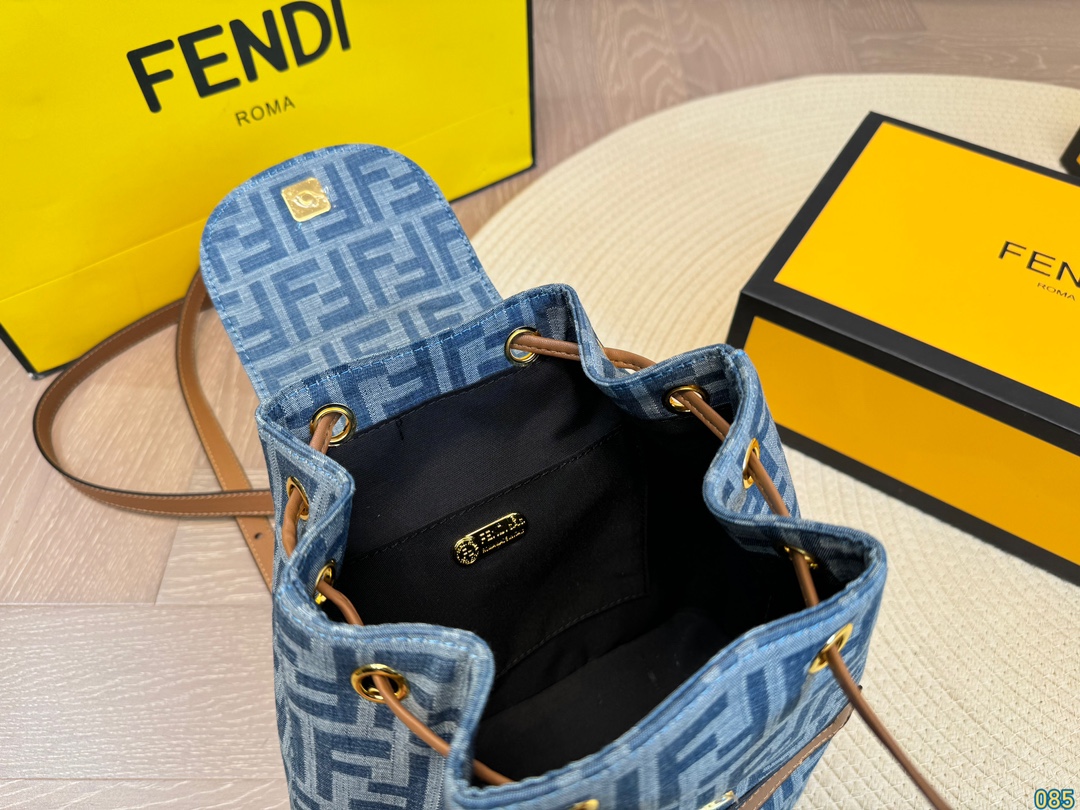 FENDIリュックサック:ゴージャスとファッションの完璧な結合