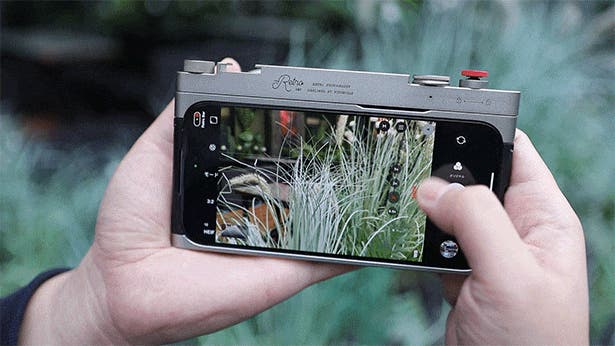 FotorGearアプリで動画を撮影する様子
