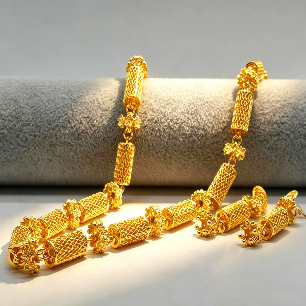 2-Piece Set: Earring  & Necklace, Alloy with 24K Gold Plating for Women