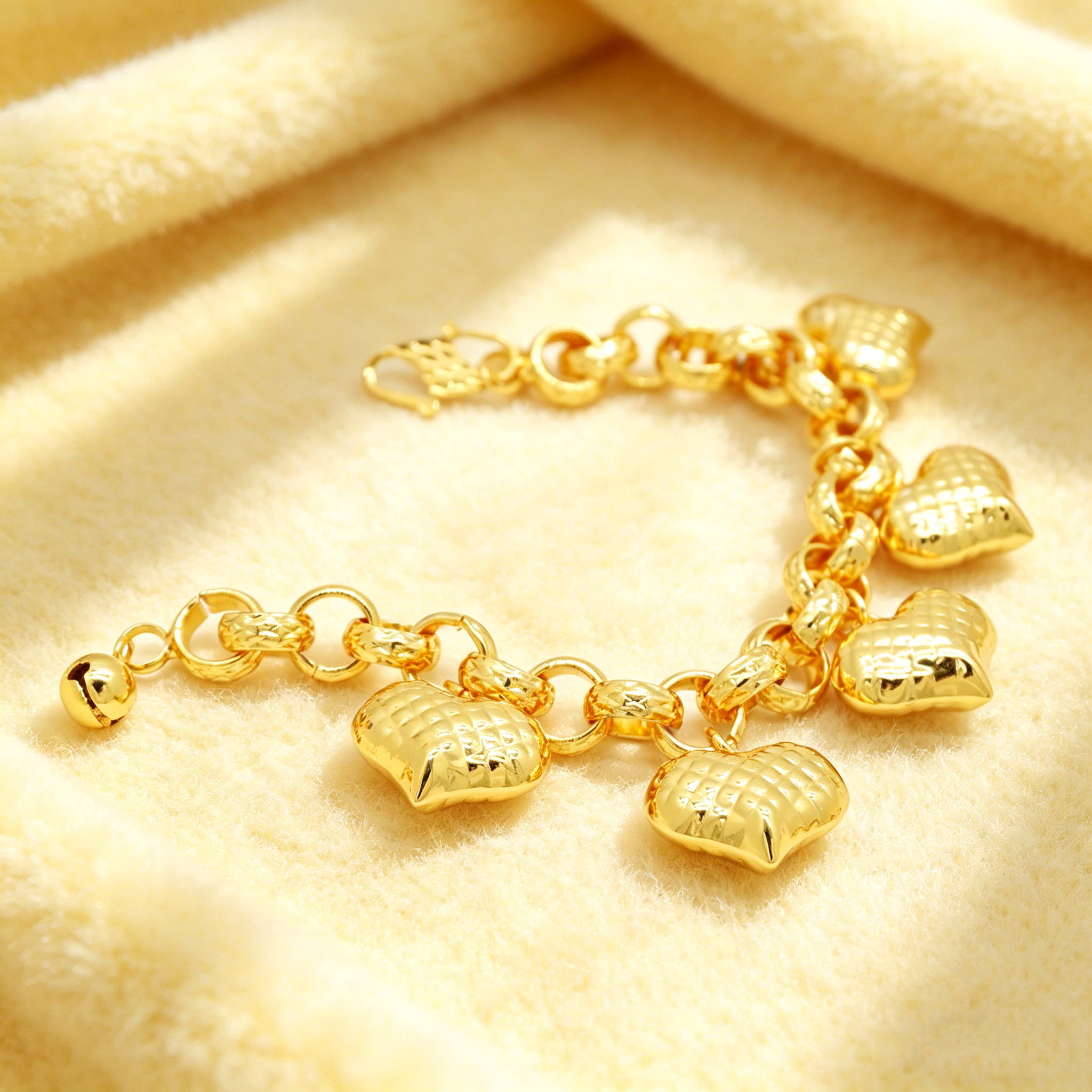 24k Color Gold-plated Copper Heart-Shaped Bracelet