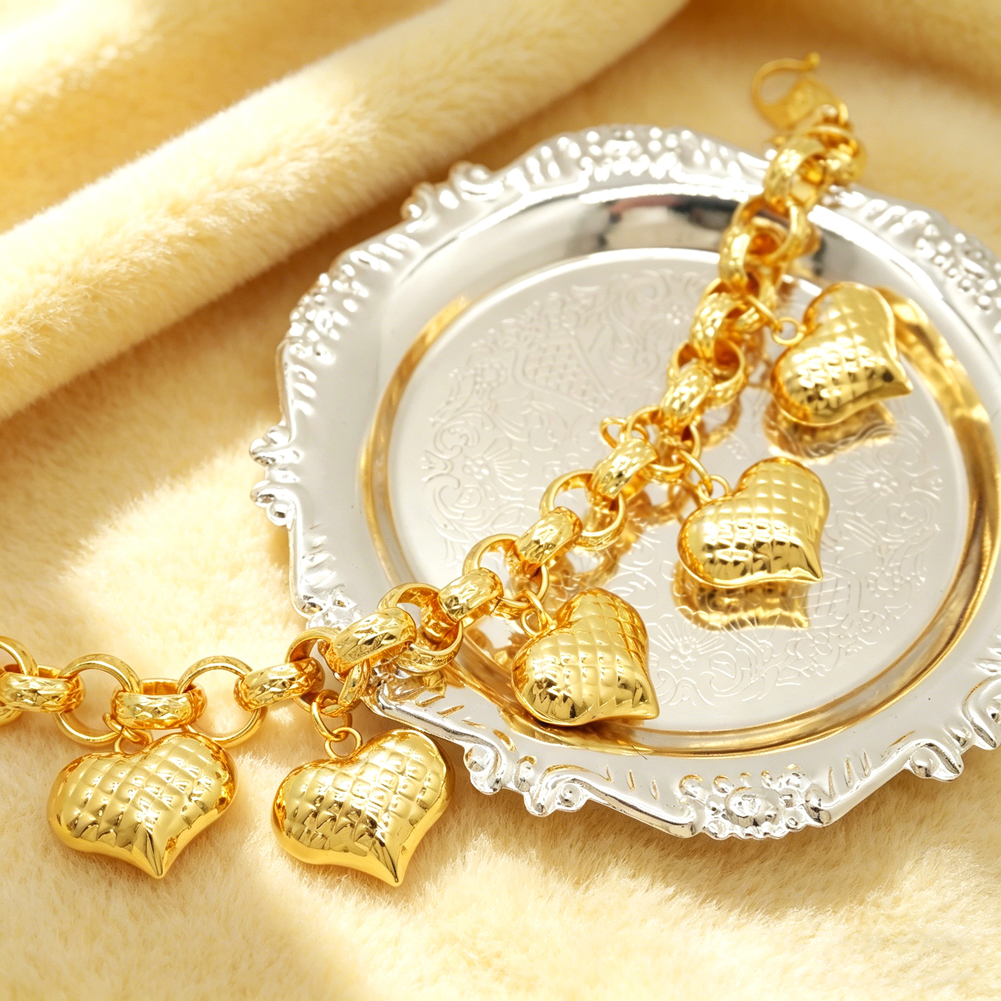 24k Color Gold-plated Copper Heart-Shaped Bracelet