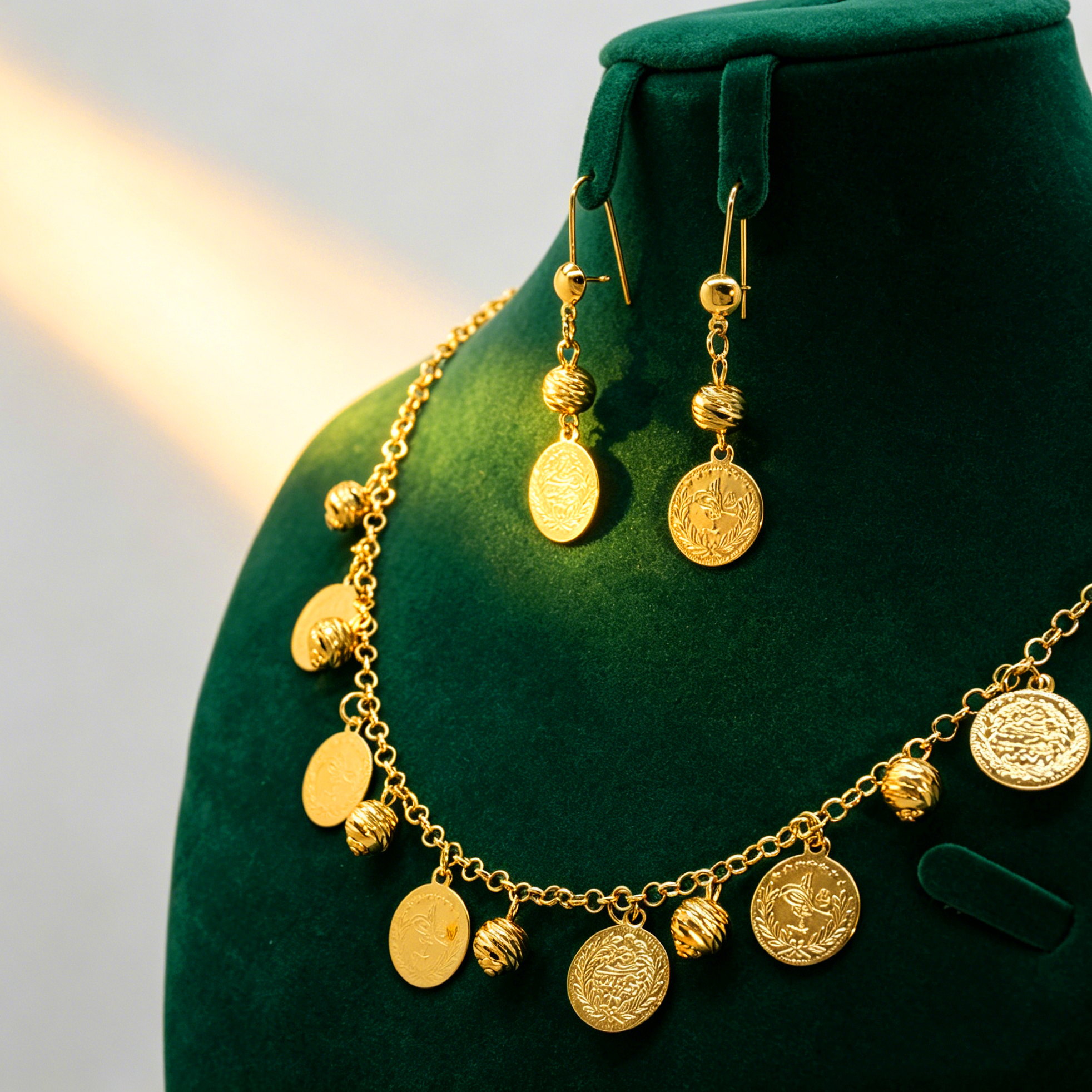 2-piece Set: 24k Color Alloy Gold-plated Necklace & Earrings
