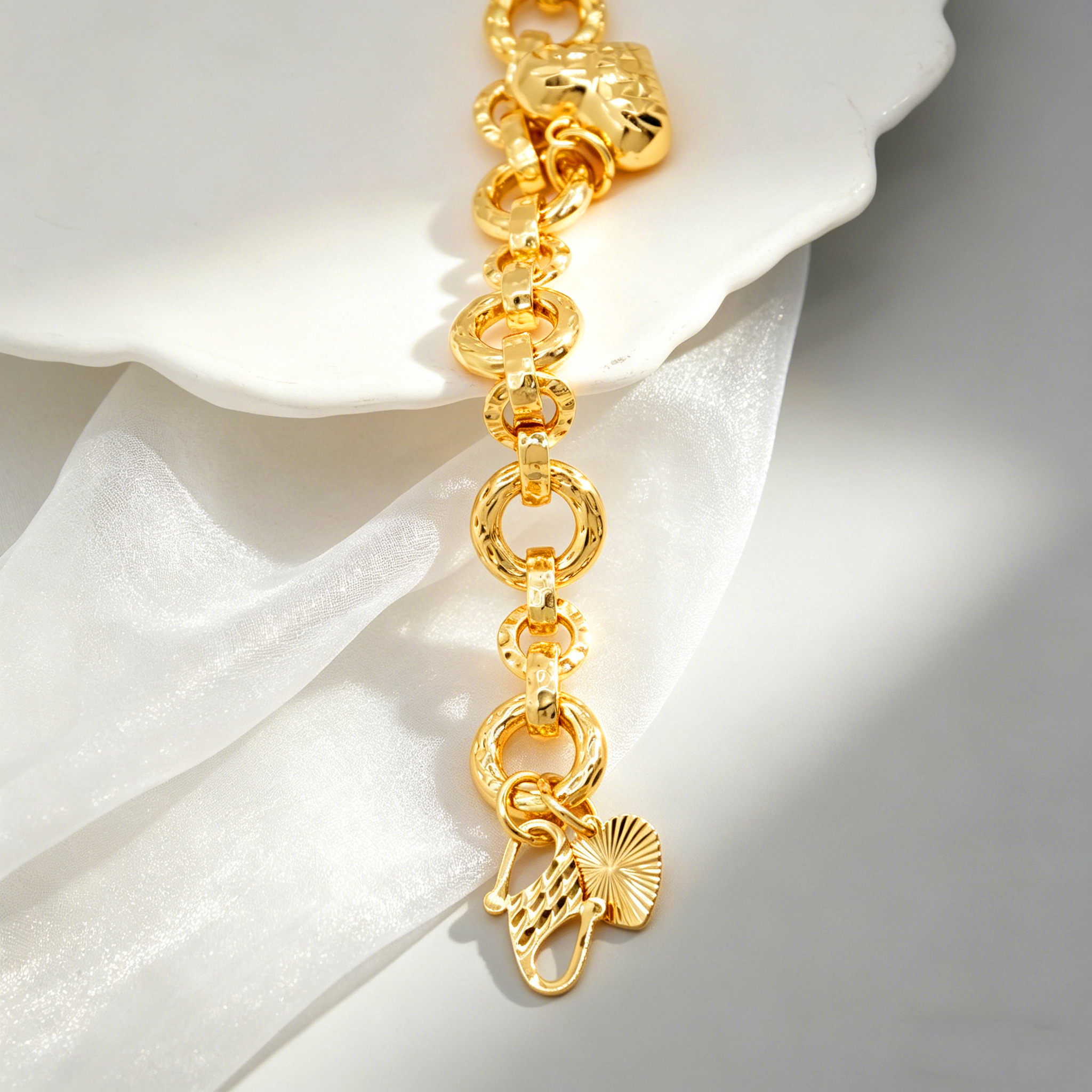 24k Gold-plated Copper Heart-Shaped Bracelet