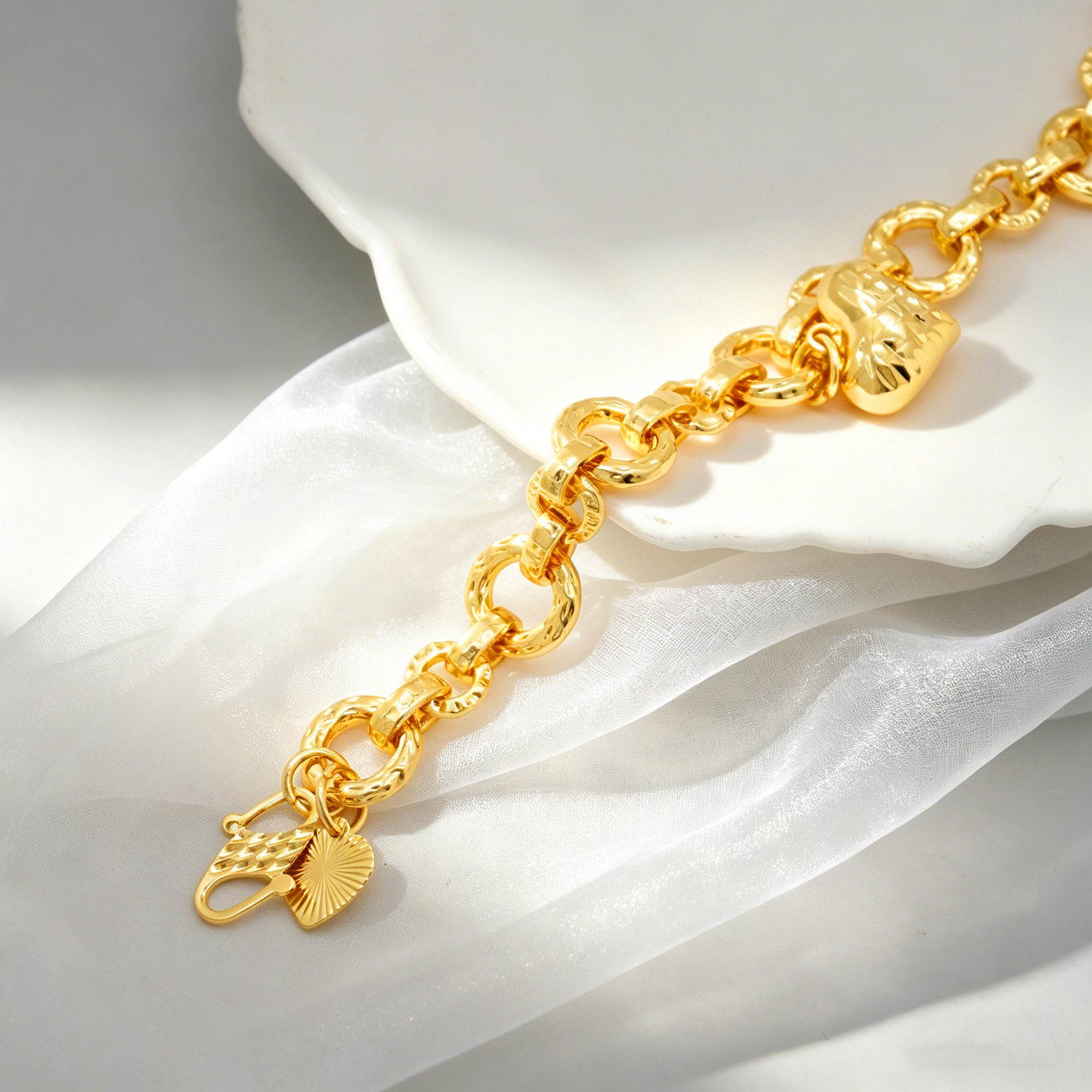 24k Gold-plated Copper Heart-Shaped Bracelet