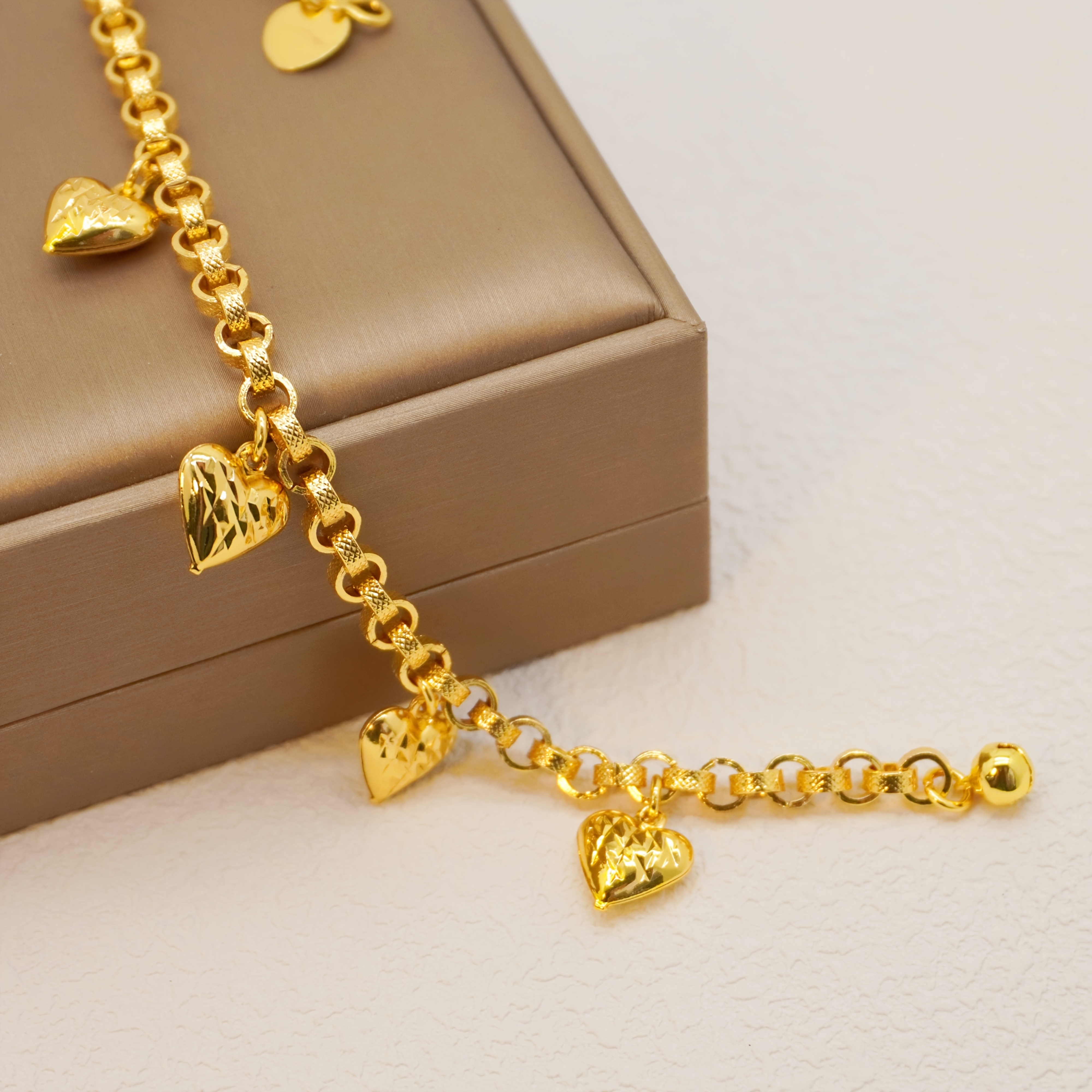 24k Gold-plated Copper Heart-Shaped Bracelet