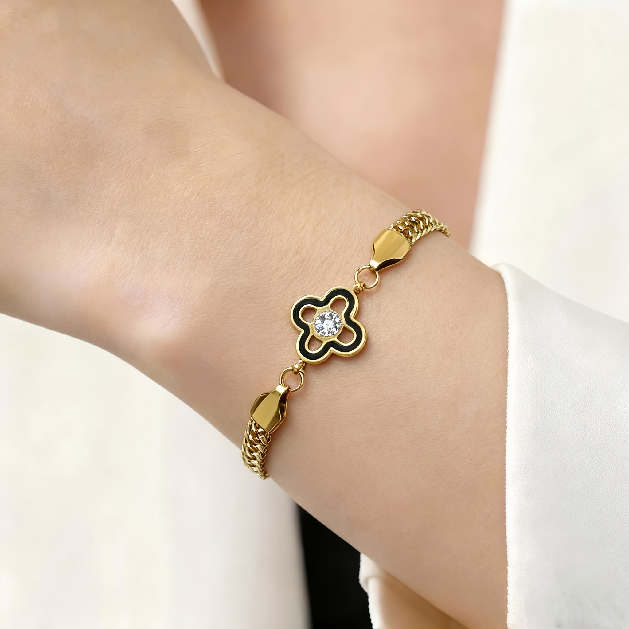 1pc of Flower Zirconia Pattern for Couples, Suitable for Sisters' Daily Wear, Classic Personal Style, Stainless Steel with Golden Plating, Wholesale Versatile-Grace Jewelry