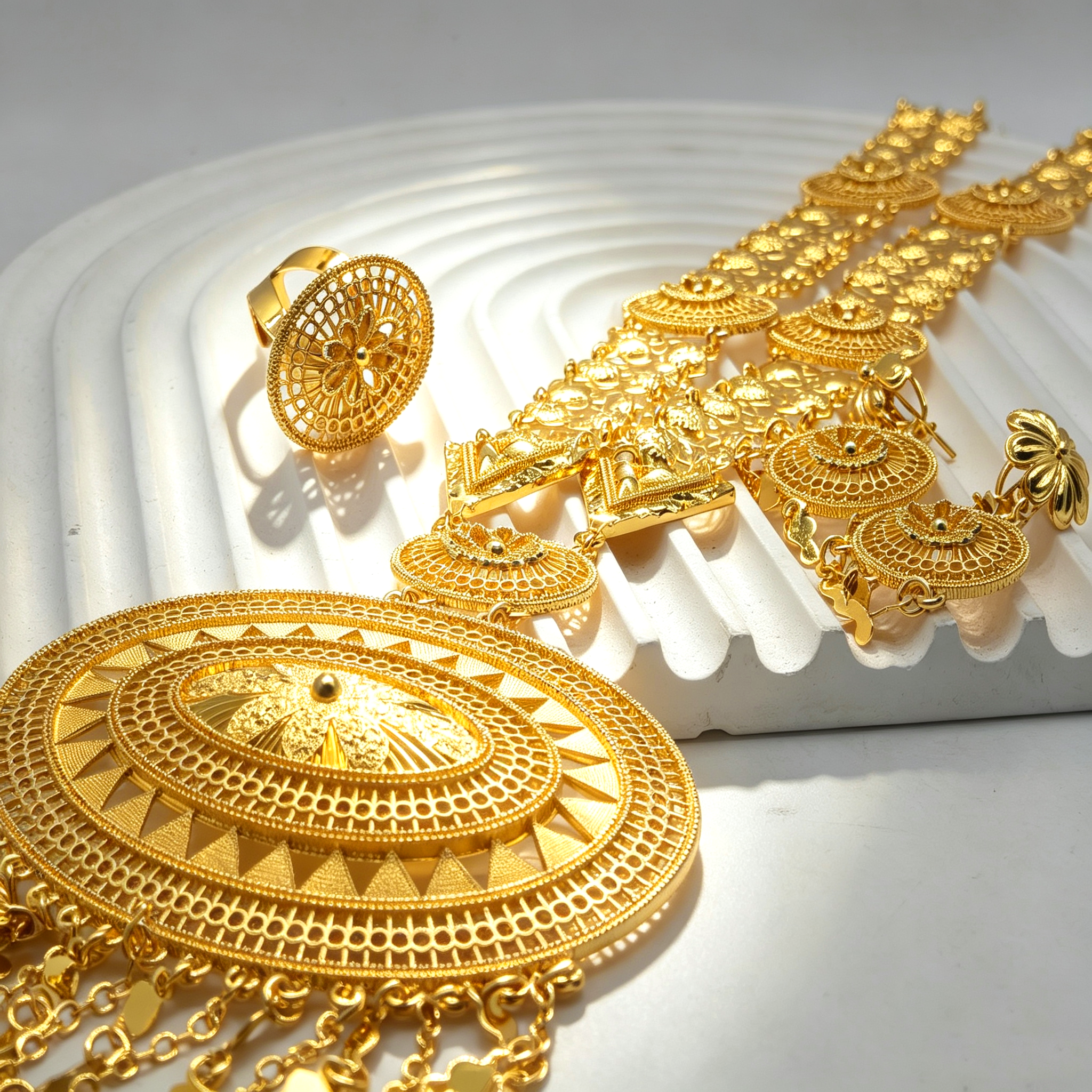 3-Piece Set: Earring  & Necklace & Ring, Alloy with 24K Gold Plating for Women