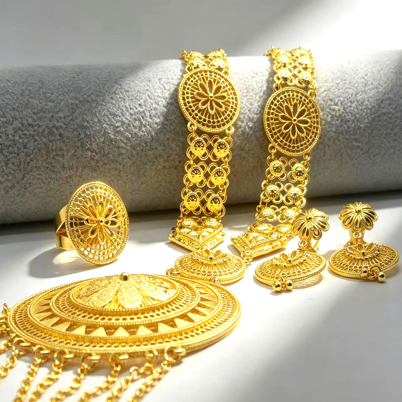 3-Piece Set: Earring  & Necklace & Ring, Alloy with 24K Gold Plating for Women