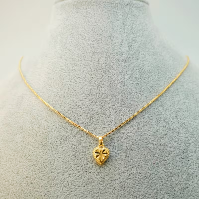 Gold-plated copper necklace with a heart-shaped pendant